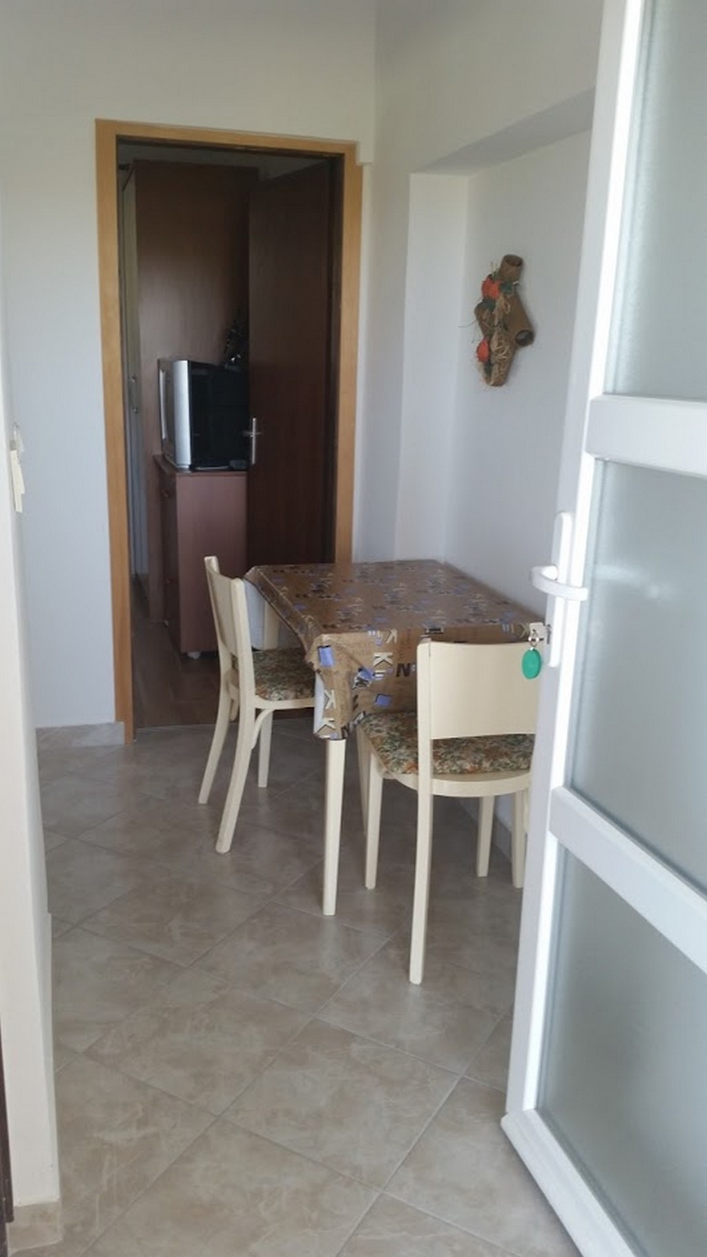 Jednosobni apartman s terasom i pogledom na more Kolan, Pag  A-a