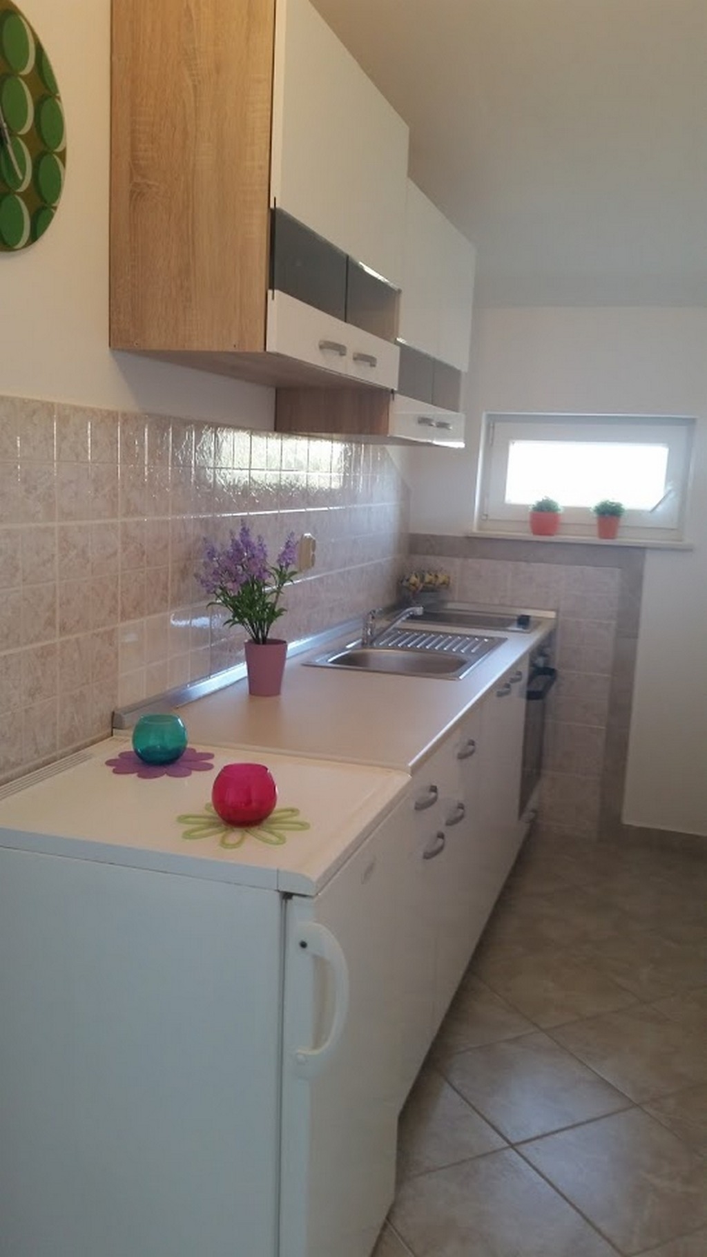 Jednosobni apartman s terasom i pogledom na more Kolan, Pag  A-a