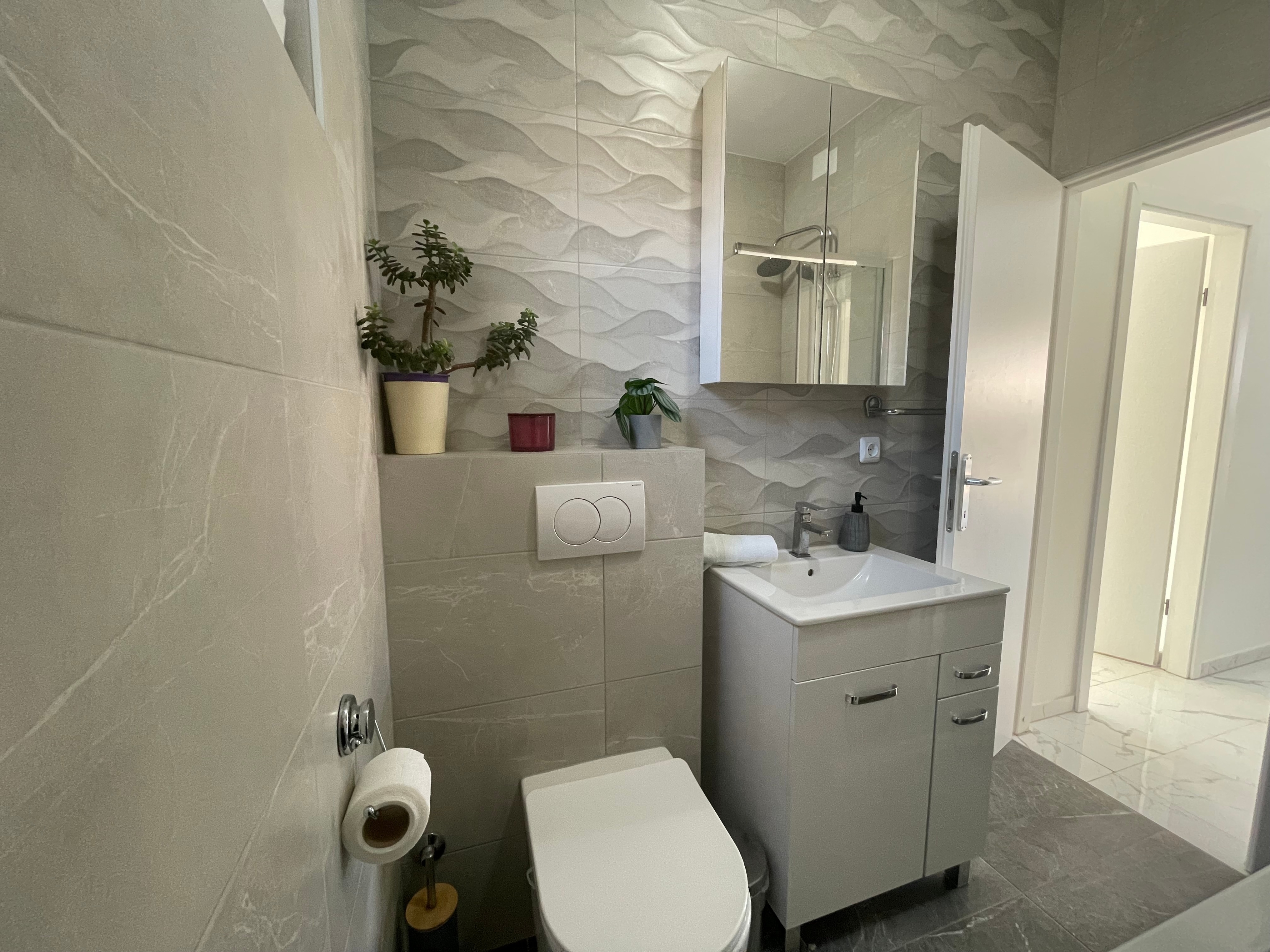 Two bedroom apartment near beach Vinišće, Trogir  A-a