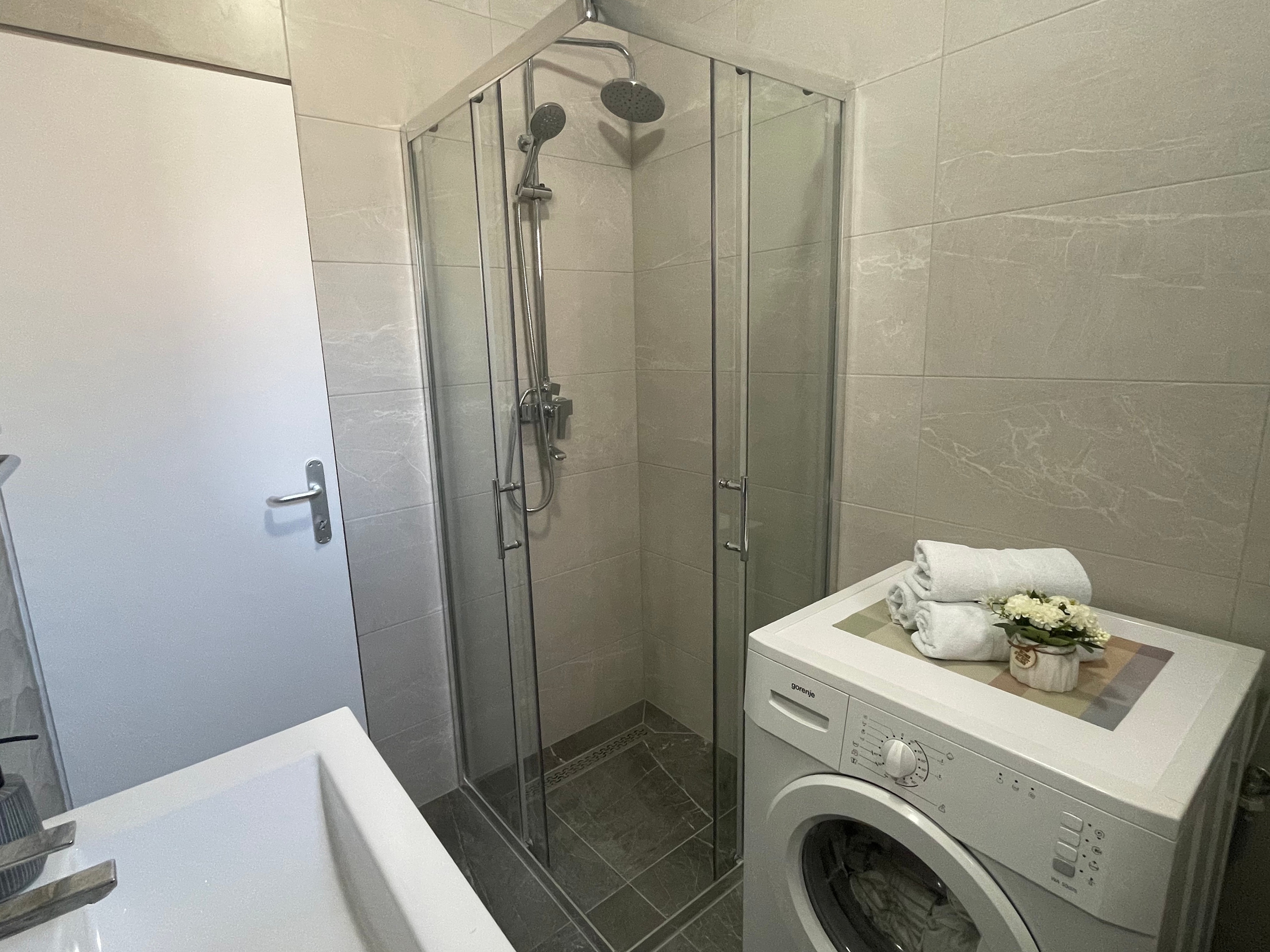 Two bedroom apartment near beach Vinišće, Trogir  A-a