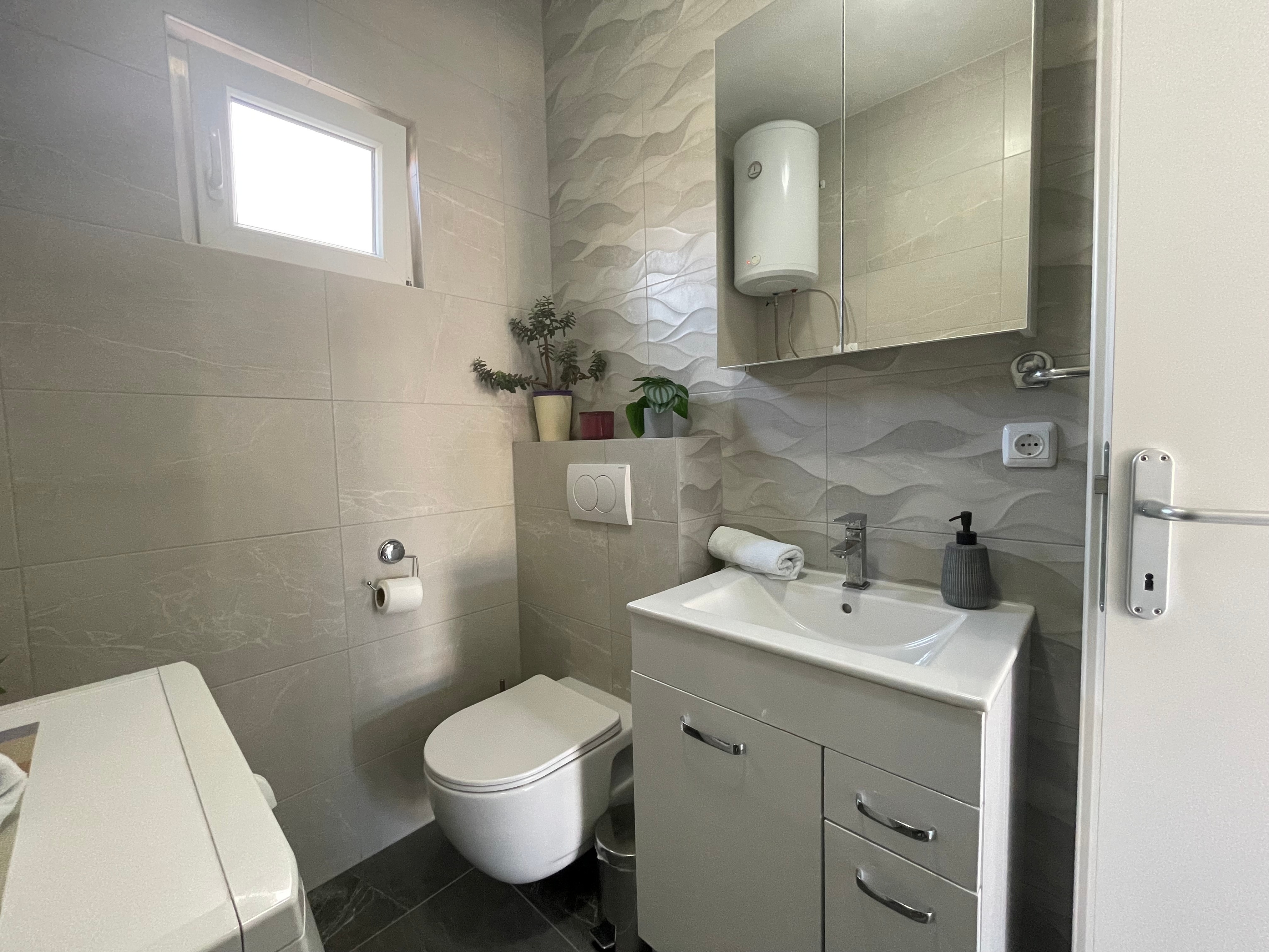 Two bedroom apartment near beach Vinišće, Trogir  A-a