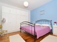 Ložnice 1 Vinišće, Ložnice 1 v ubytování typu apartment, domácí mazlíčci povoleni a WiFi.
