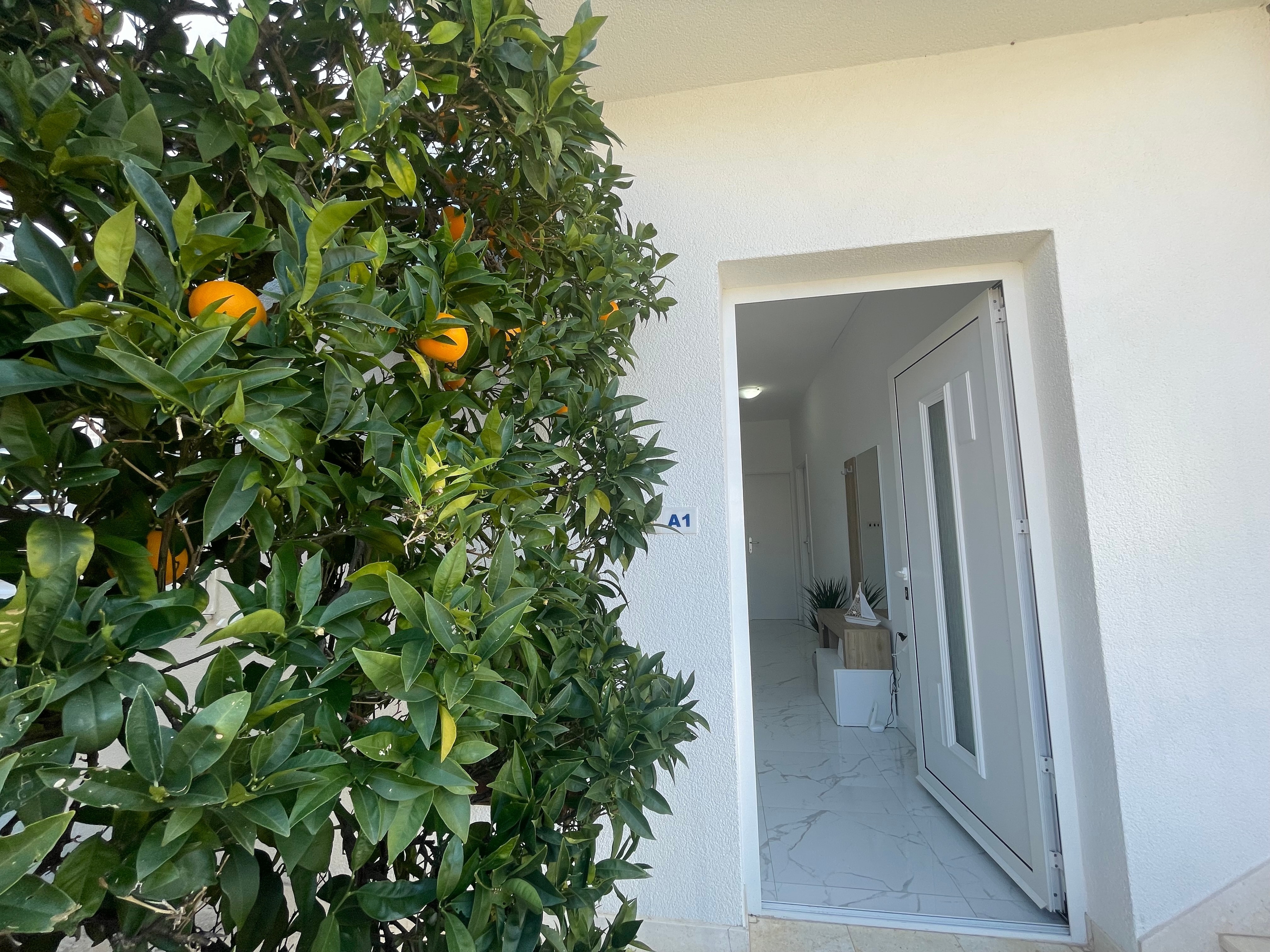Two bedroom apartment near beach Vinišće, Trogir  A-a