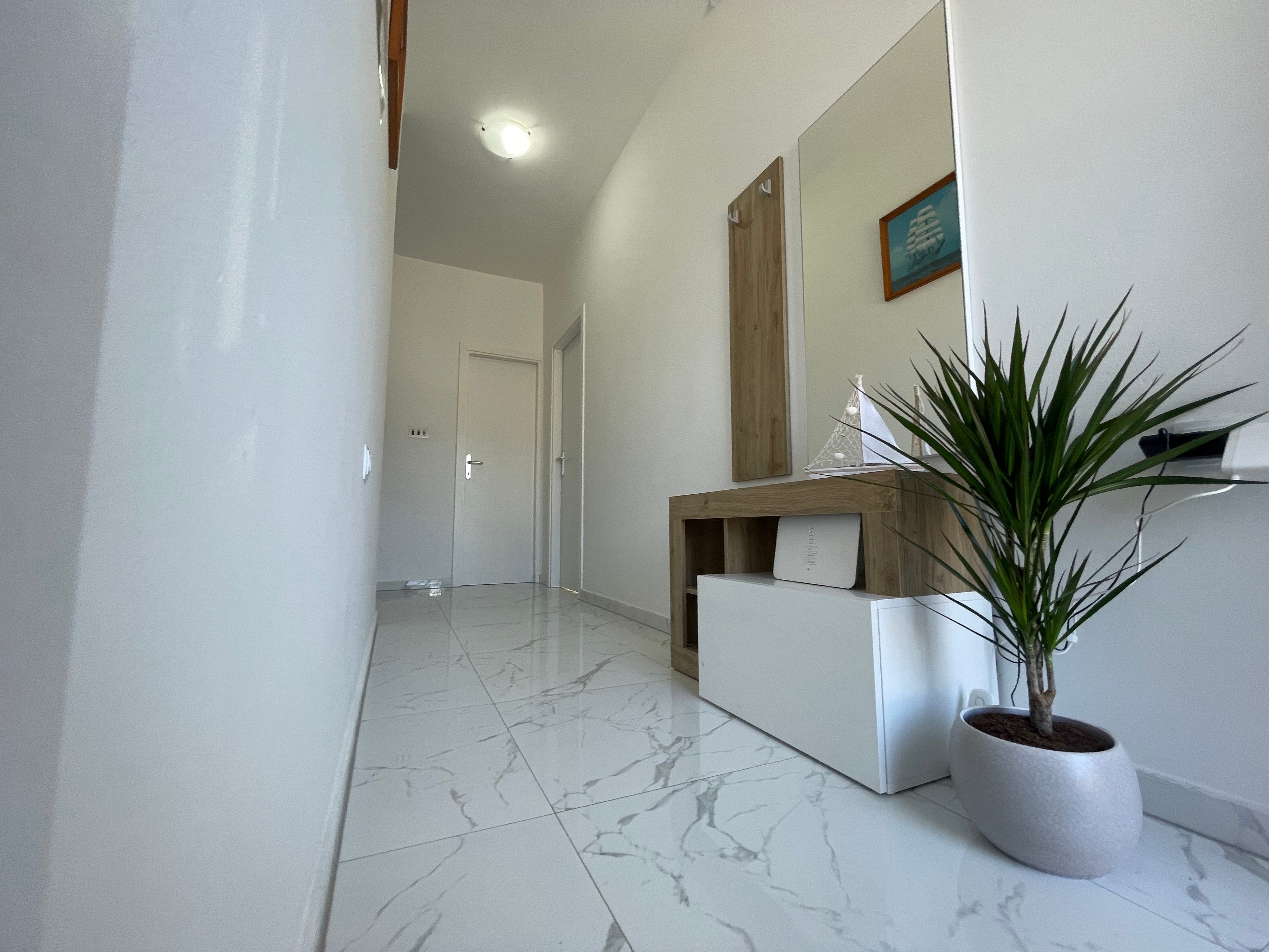 Two bedroom apartment near beach Vinišće, Trogir  A-a