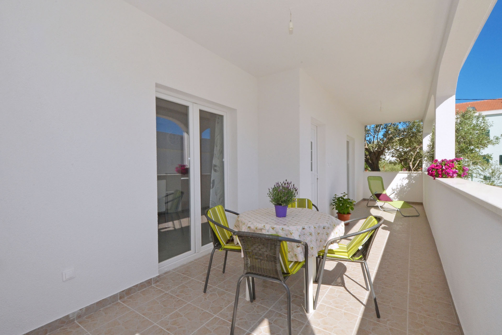 Two bedroom house near beach Vinišće, Trogir  K