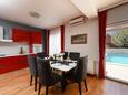 Dining room Zadar - Diklo, Dining room in the apartment, air condition available and WiFi.