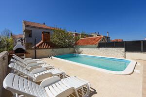Family friendly apartments with a swimming pool Zadar - Diklo, Zadar - 16493