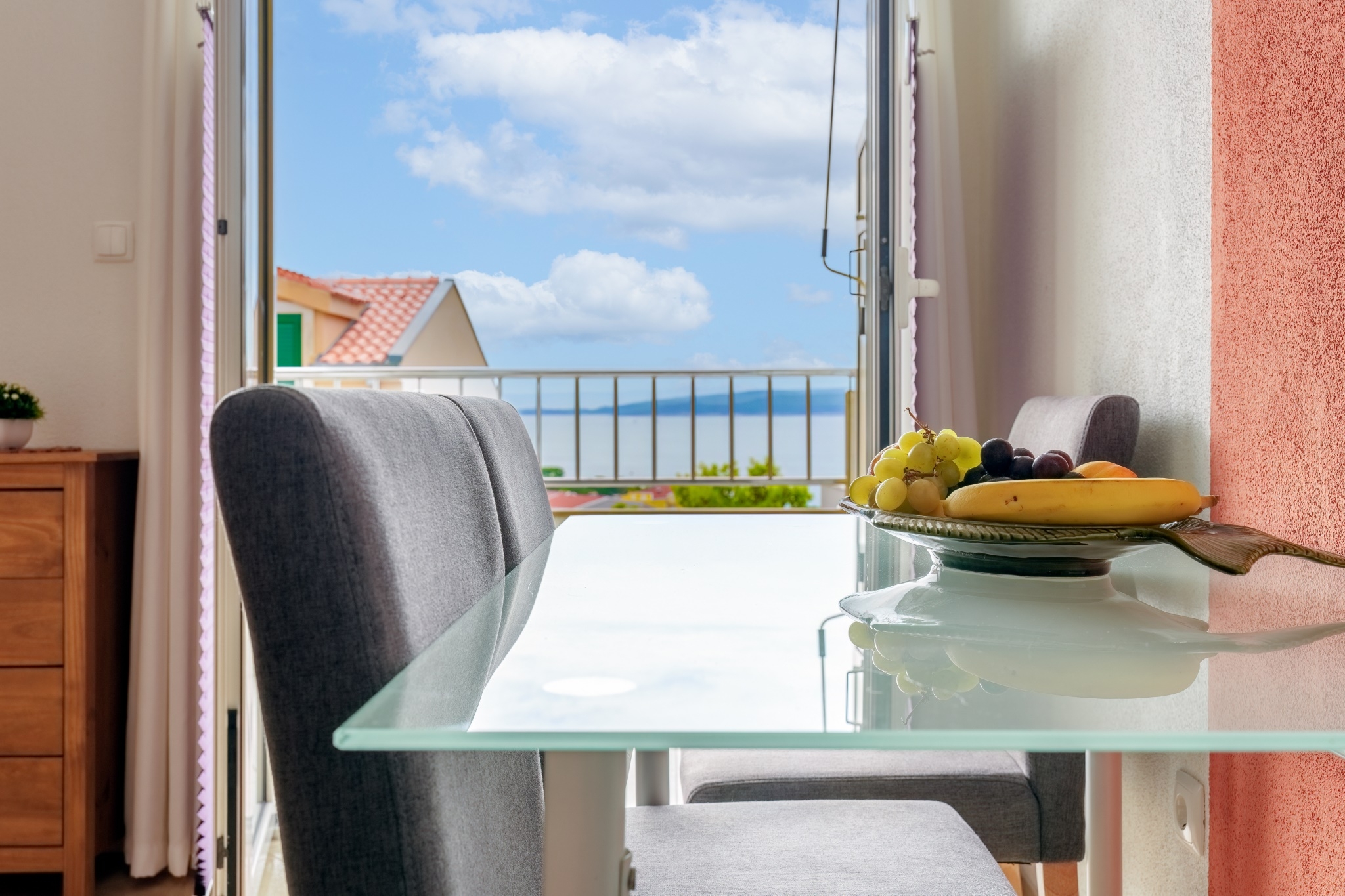 One bedroom apartment with balcony and sea view Baška Voda, Makarska (A-16517-a) One bedroom apartment with balcony and sea view Baška Voda, Makarska (A-16517-a)