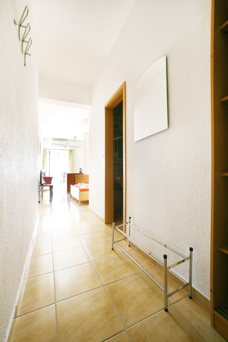 One bedroom apartment with balcony and sea view Baška Voda, Makarska  A-a