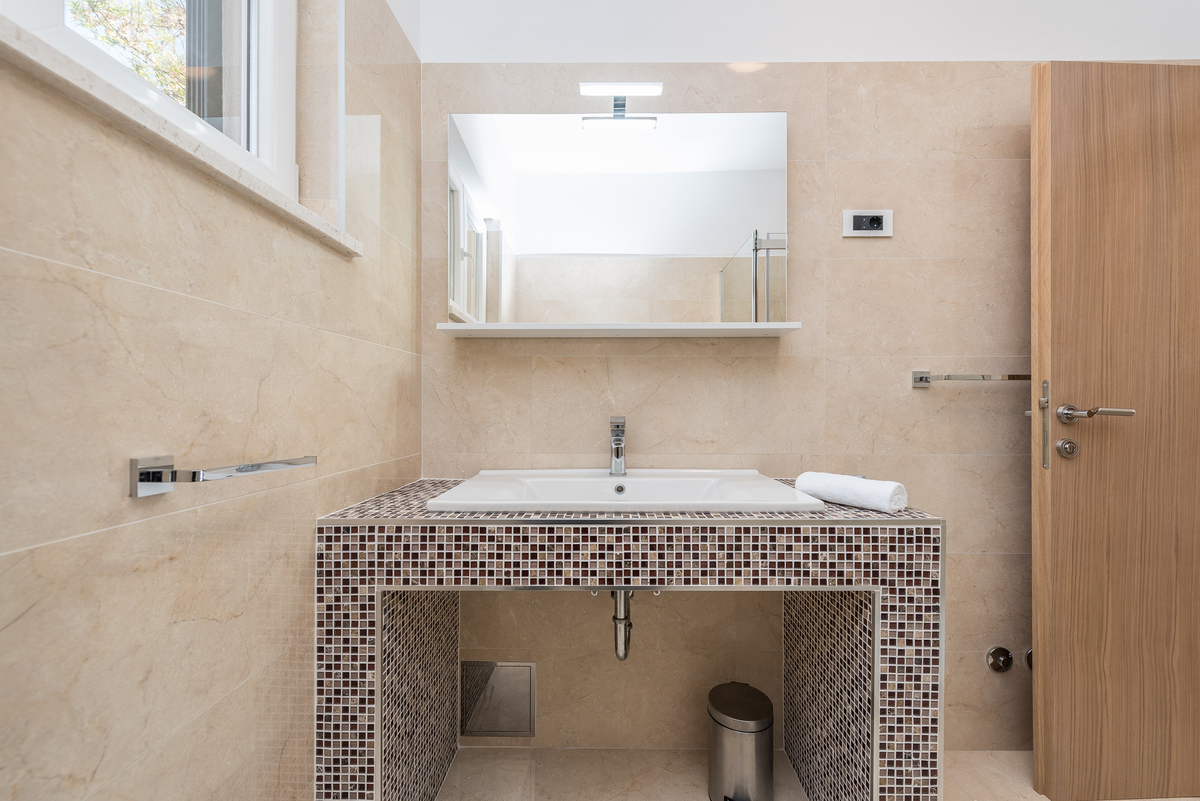 Three bedroom house with terrace Vrsi - Mulo, Zadar  K