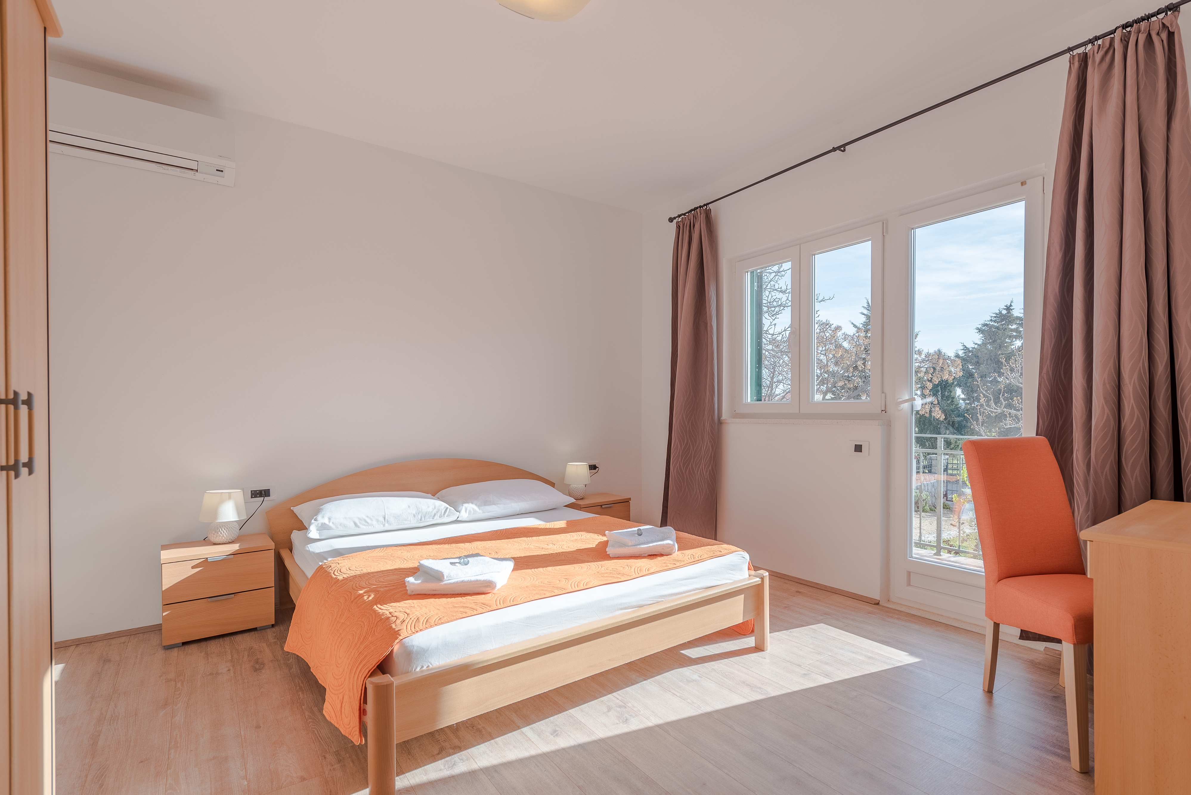 Three bedroom house with terrace Vrsi - Mulo, Zadar  K