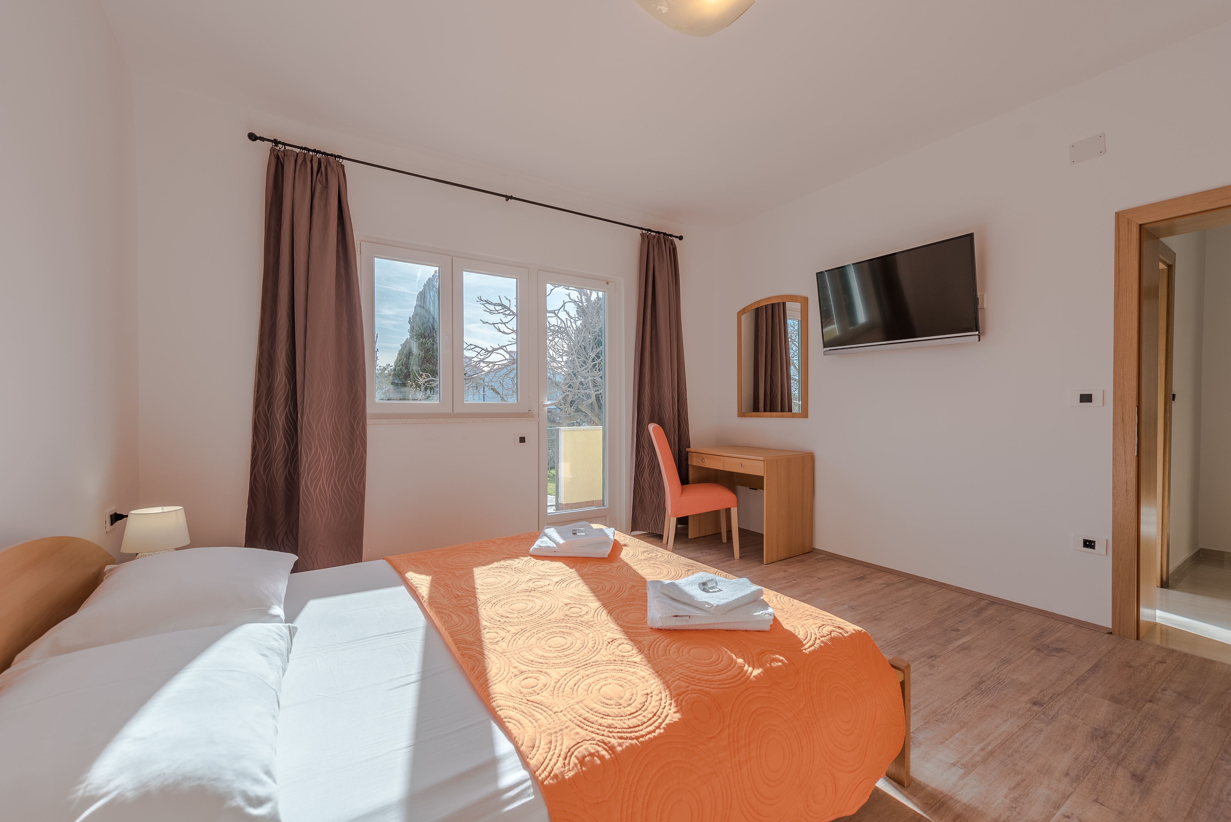 Three bedroom house with terrace Vrsi - Mulo, Zadar  K