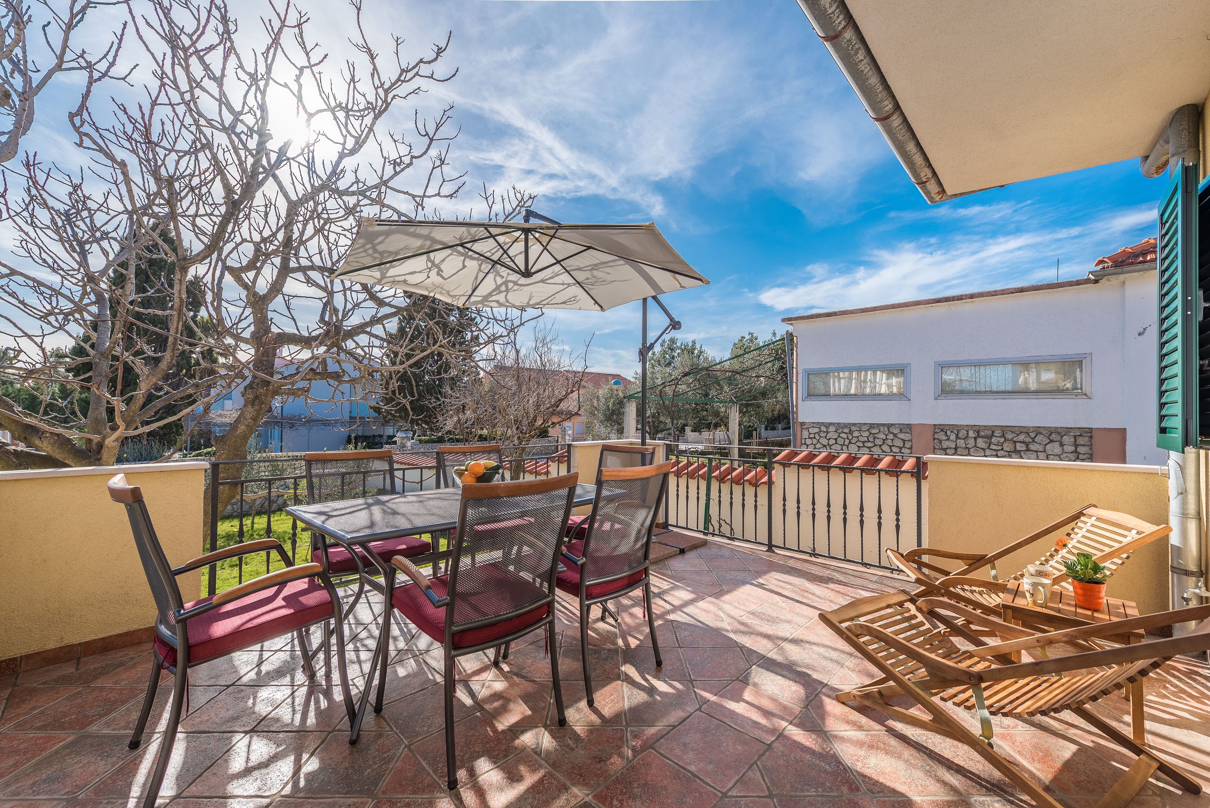 Three bedroom house with terrace Vrsi - Mulo, Zadar  K