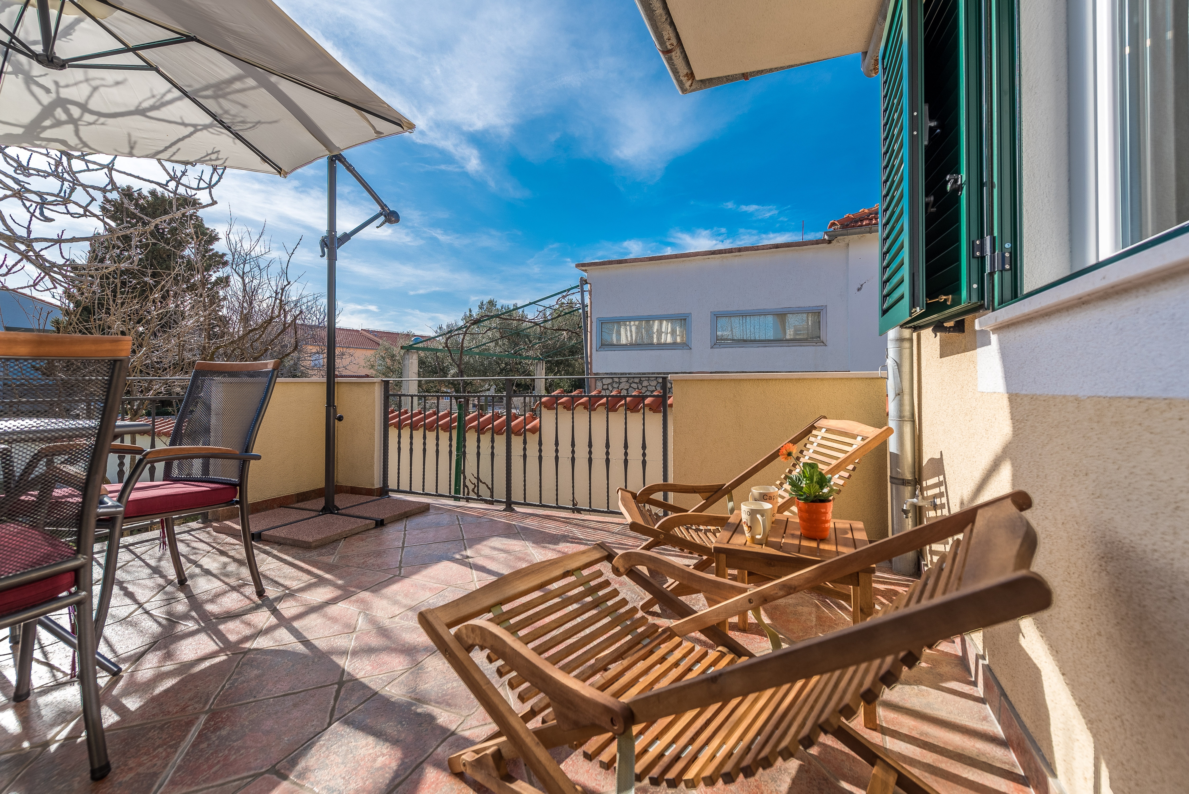 Three bedroom house with terrace Vrsi - Mulo, Zadar  K