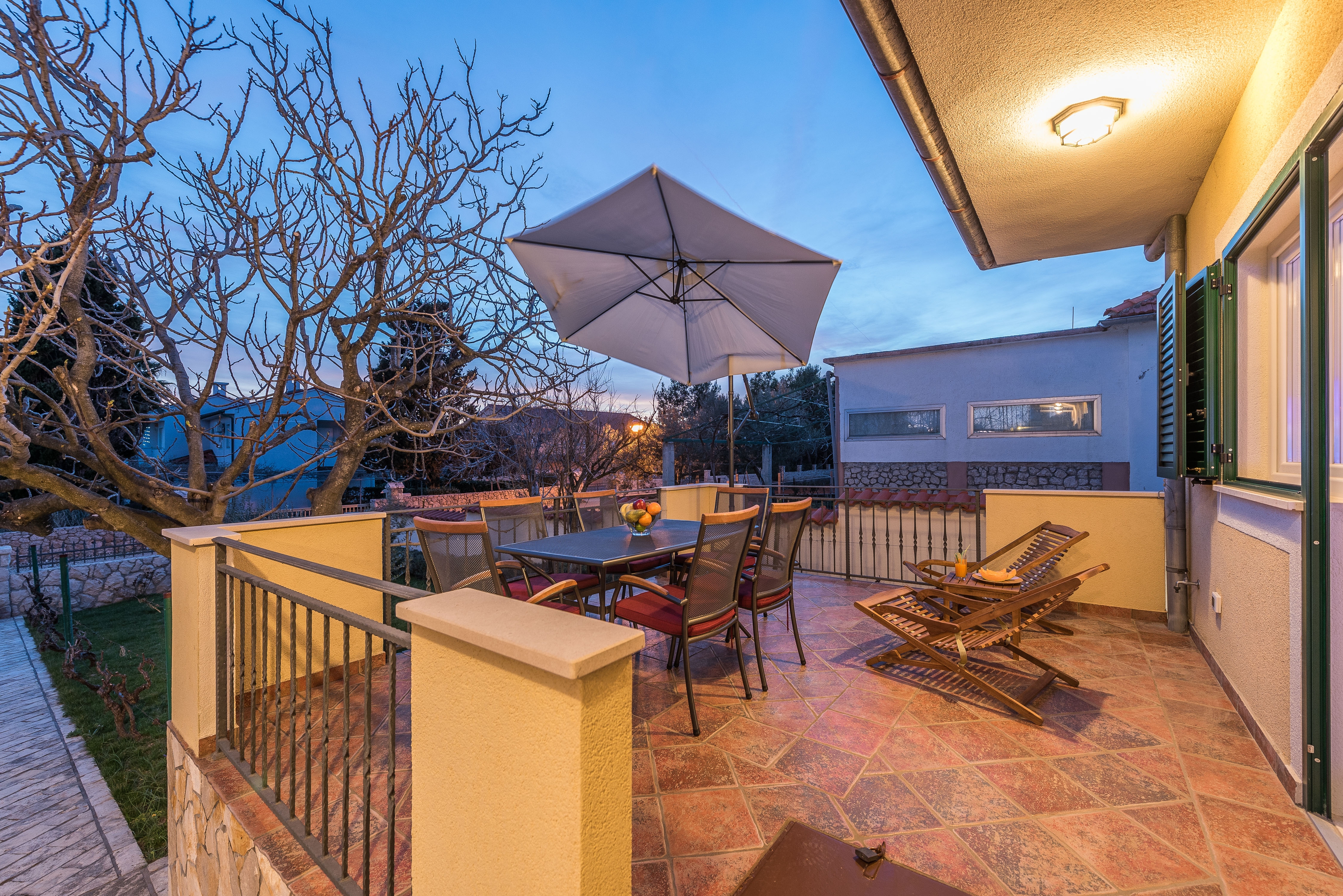 Three bedroom house with terrace Vrsi - Mulo, Zadar  K