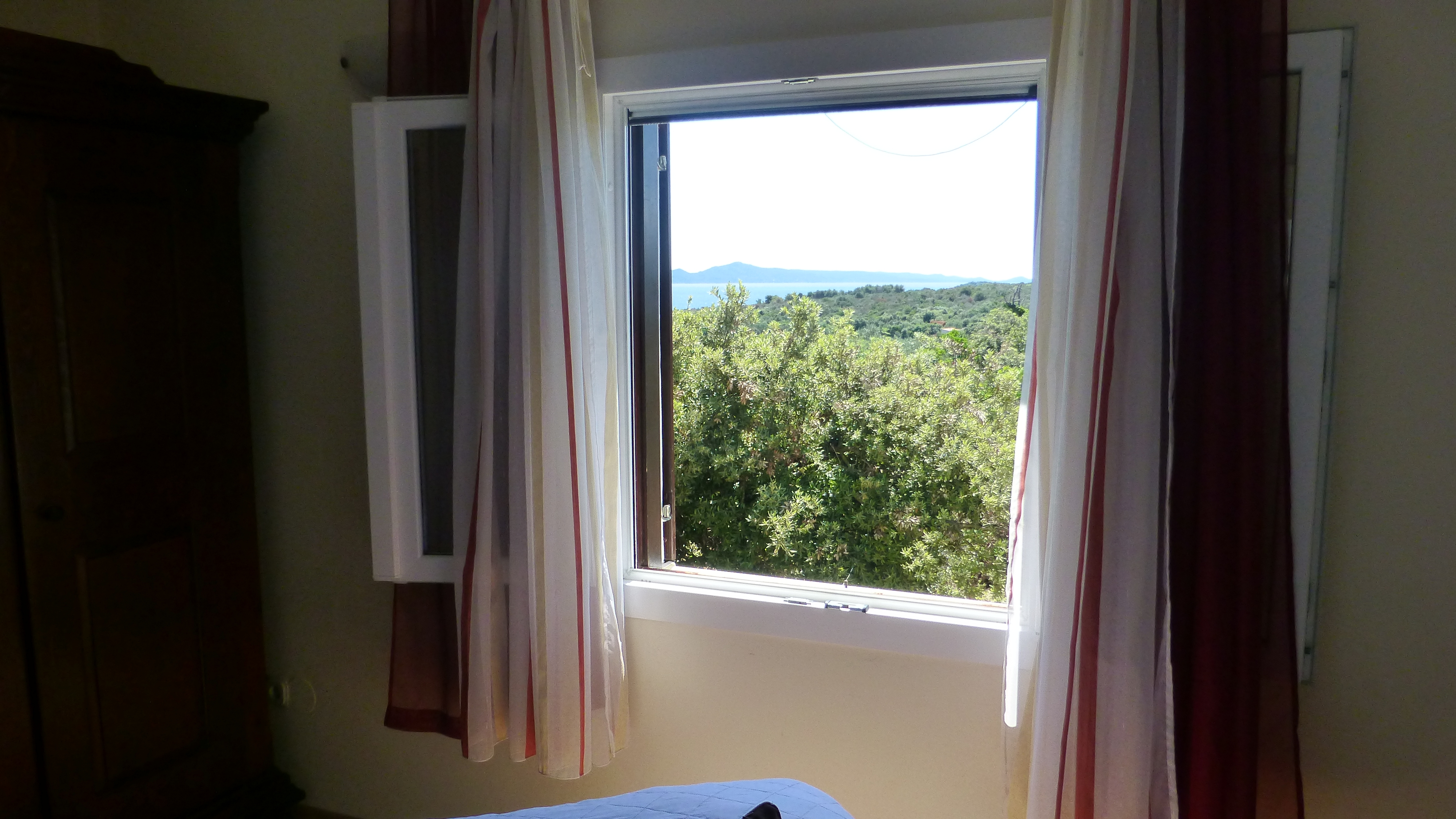 Two bedroom apartment with terrace and sea view Mali Iž, Iž  A-a