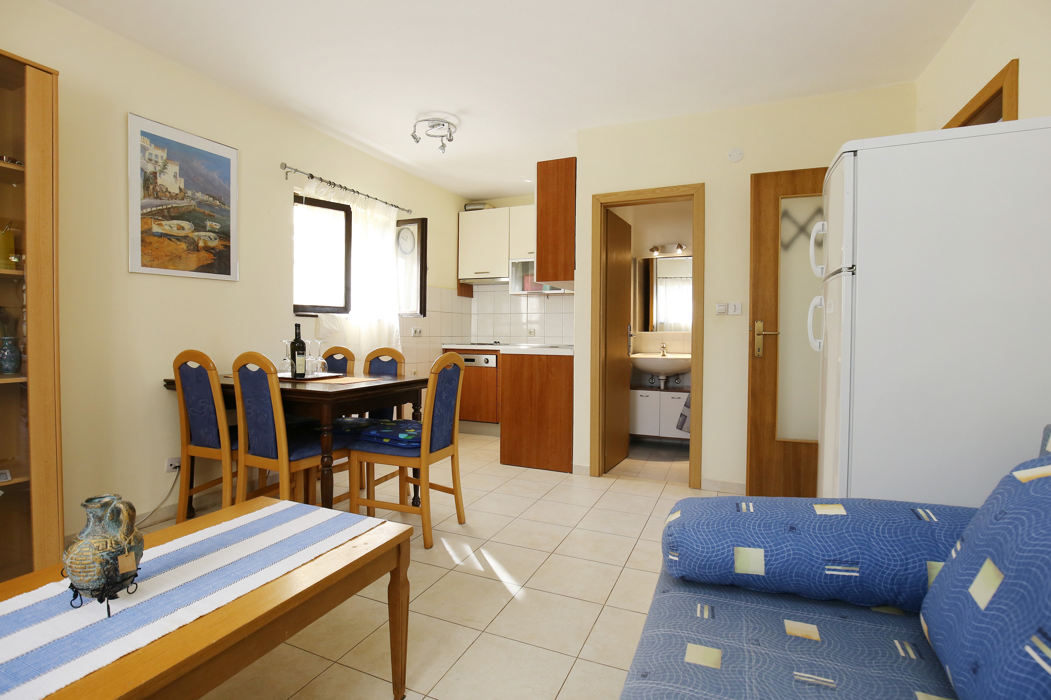 Two bedroom apartment with terrace and sea view Mali Iž, Iž  A-a