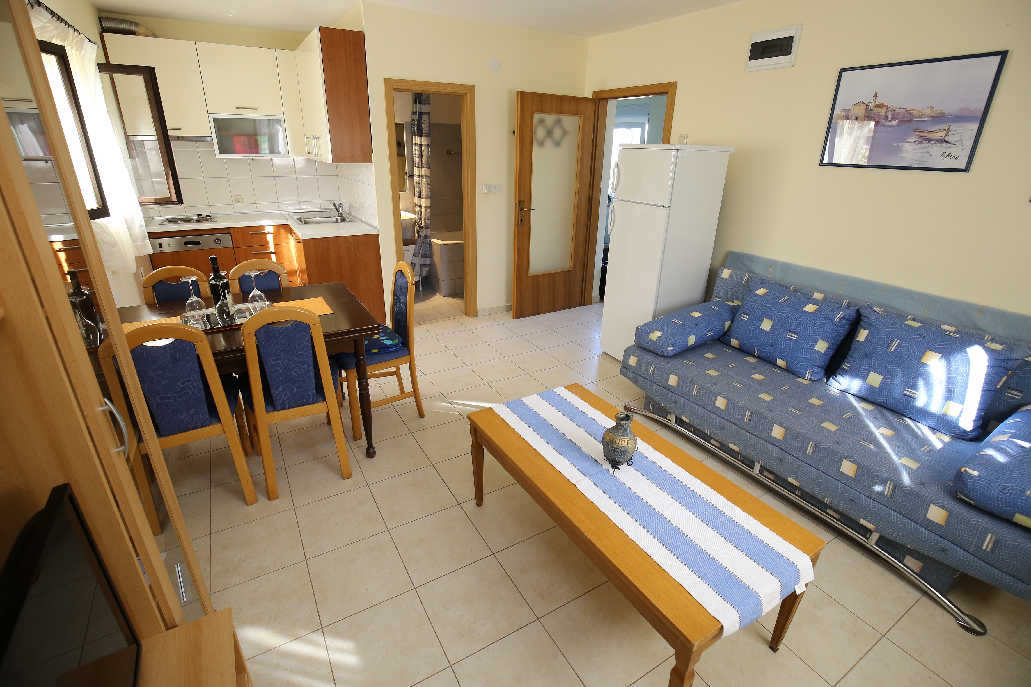Two bedroom apartment with terrace and sea view Mali Iž, Iž  A-a