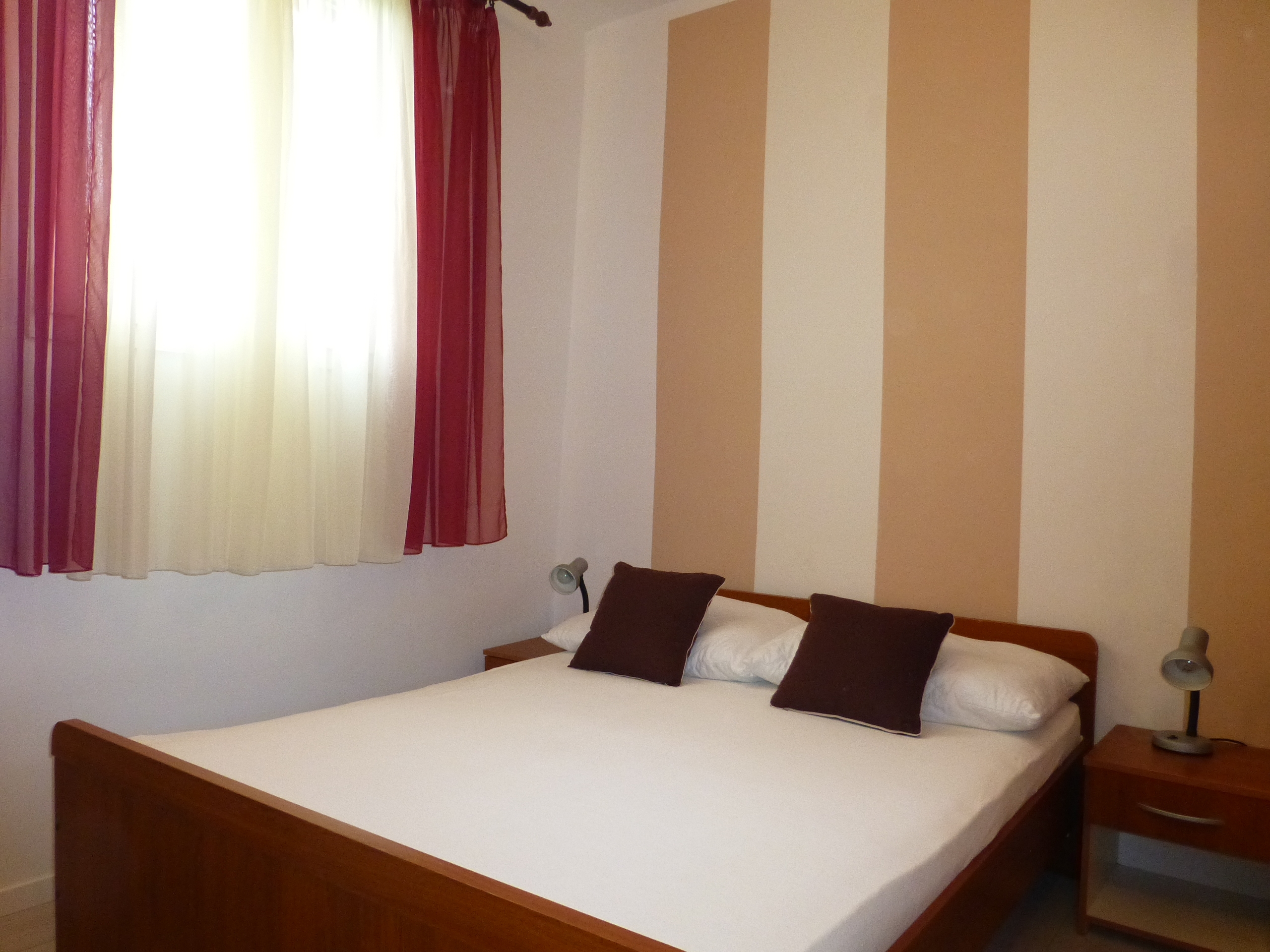 Two bedroom apartment with terrace Mali Iž, Iž  A-b