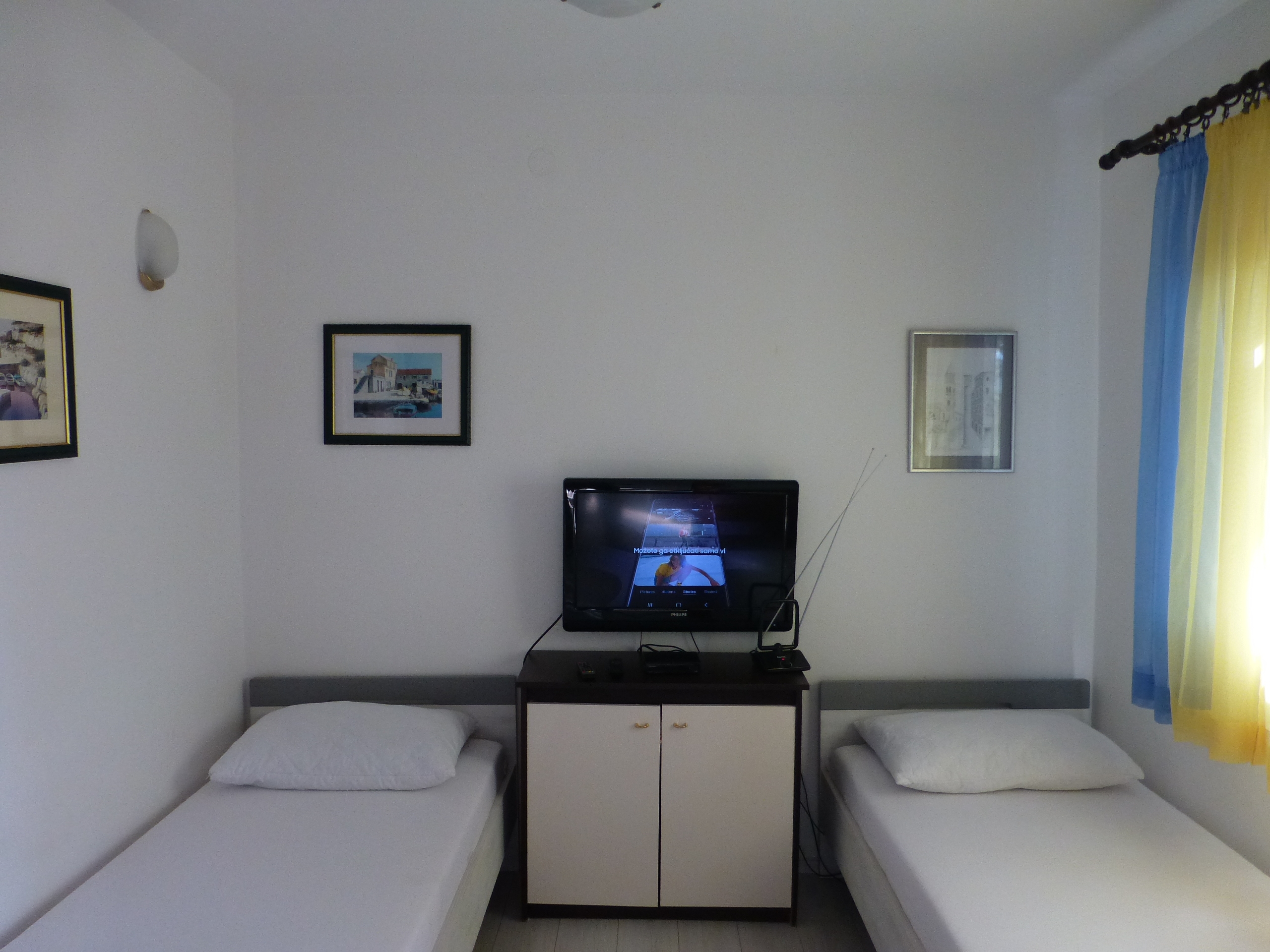 Two bedroom apartment with terrace Mali Iž, Iž  A-b