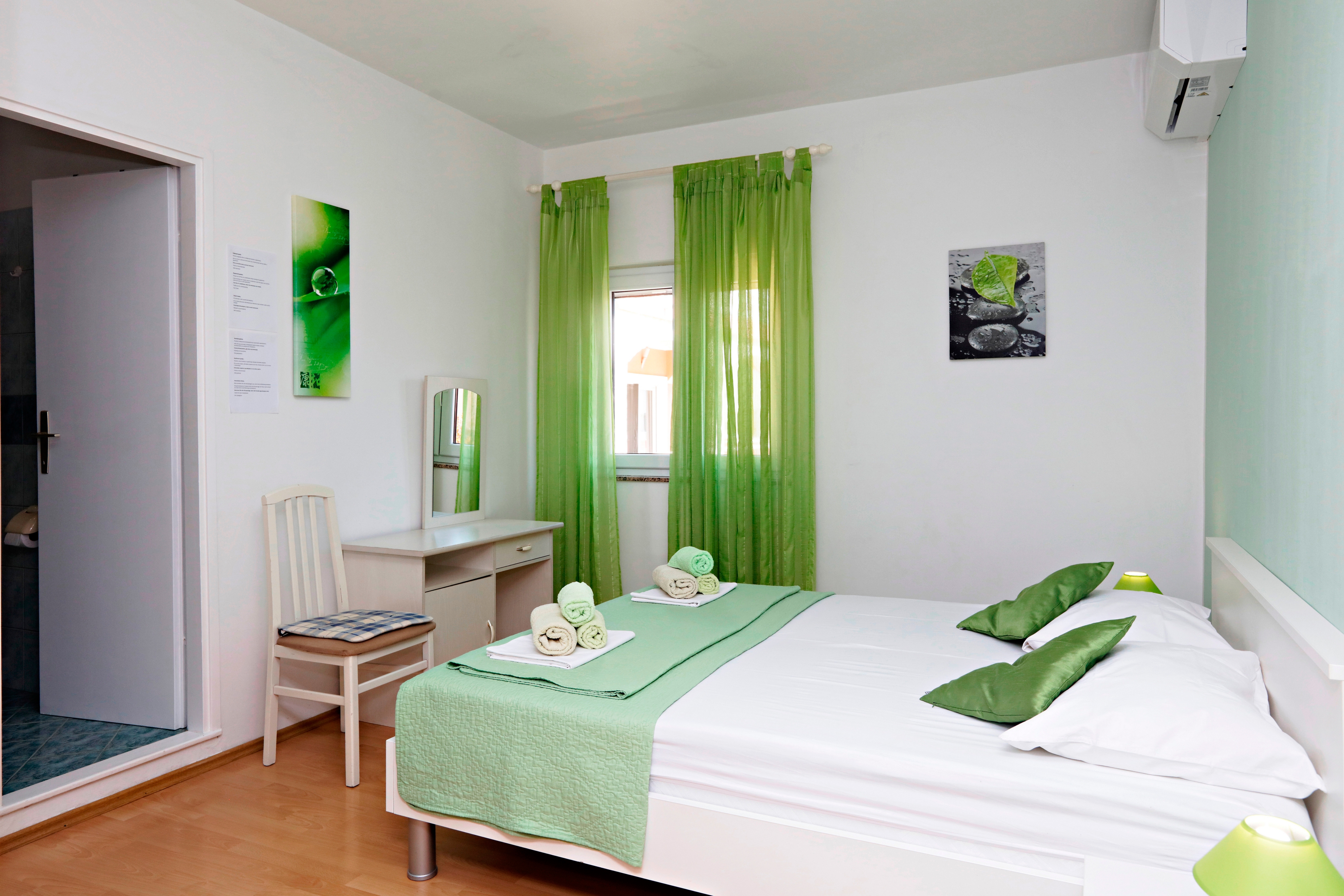 Three bedroom apartment with terrace and sea view Vodice  A-a