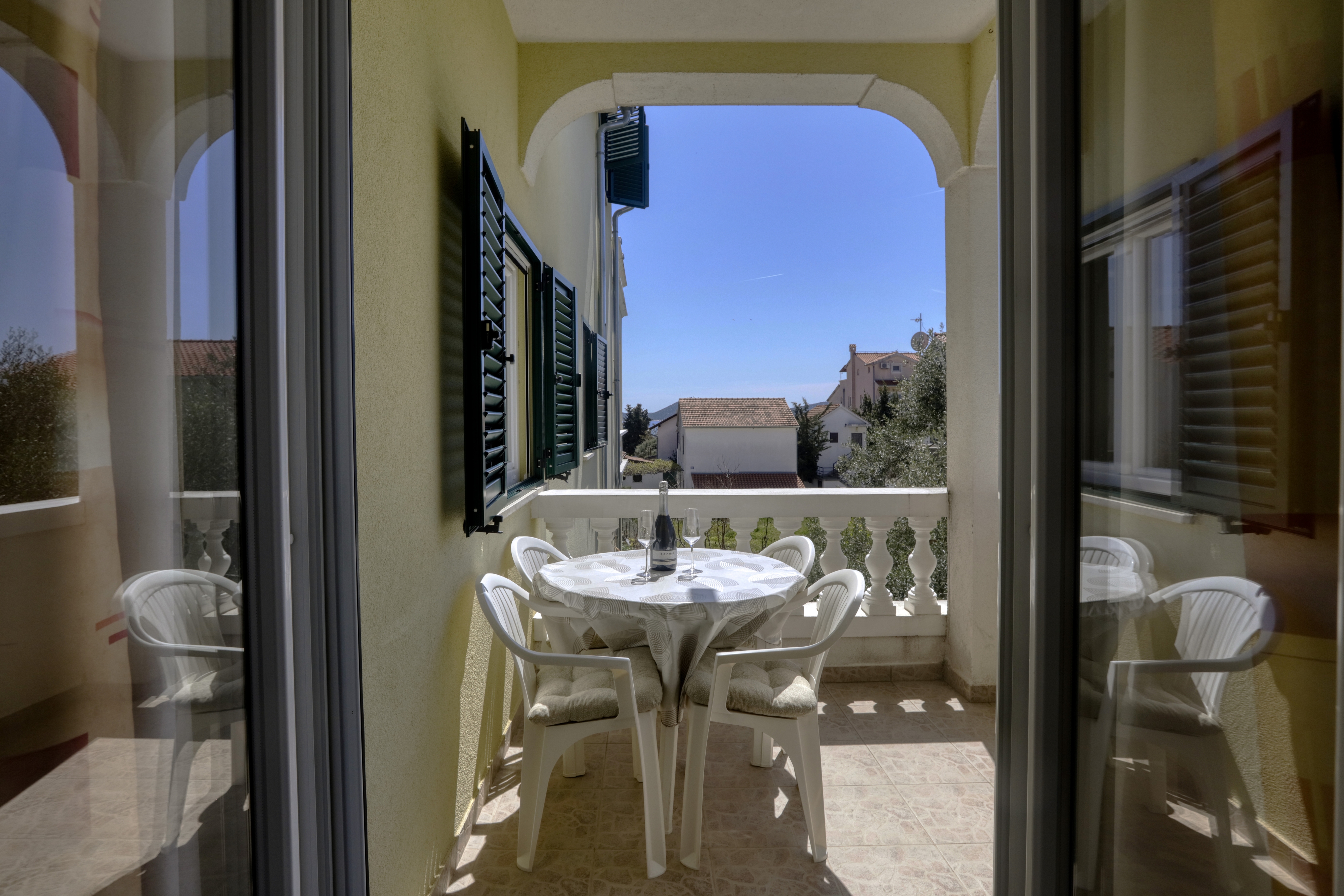 One bedroom apartment with terrace Vodice (A-16543-b)