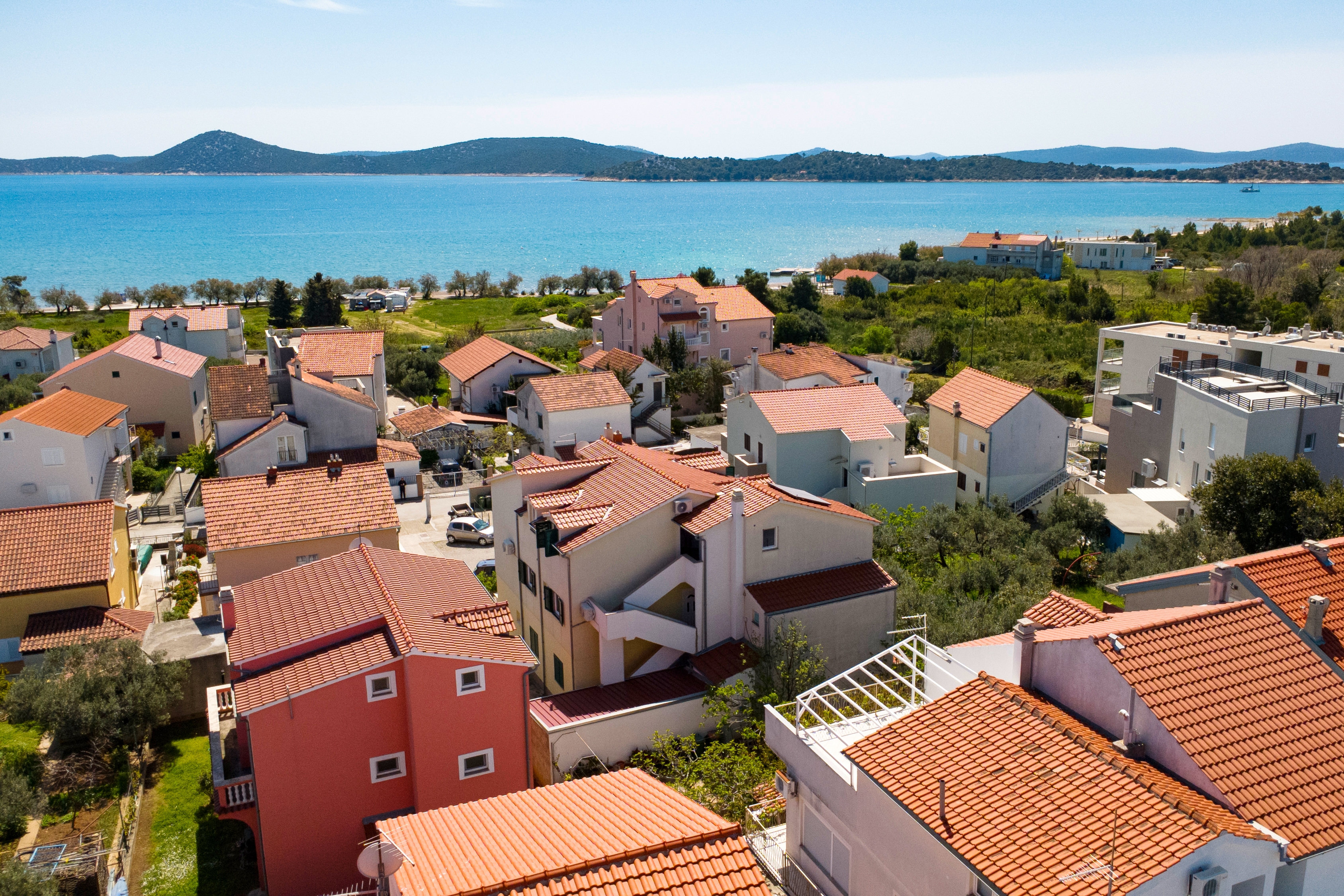 Trosobni apartman s terasom Vodice  A-a