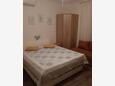Ložnice Selce, Ložnice v ubytování typu room, s klimatizací, domácí mazlíčci povoleni a WiFi.