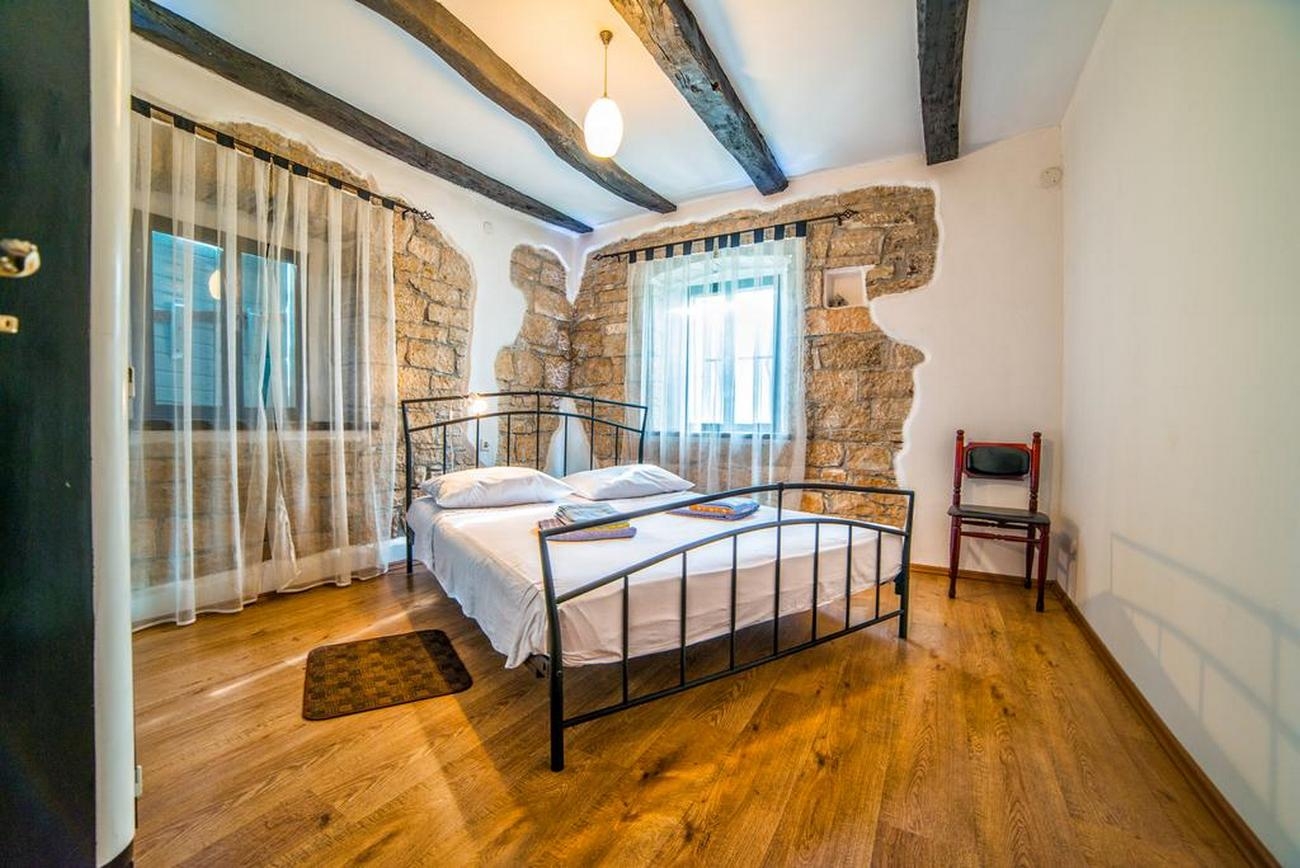 Three bedroom house with terrace Frankovići, Central Istria - Središnja Istra  K