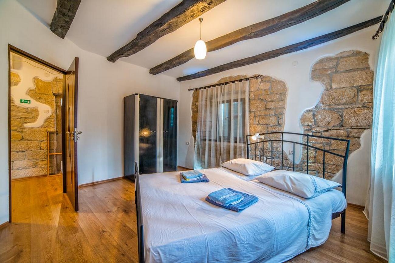 Three bedroom house with terrace Frankovići, Central Istria - Središnja Istra  K