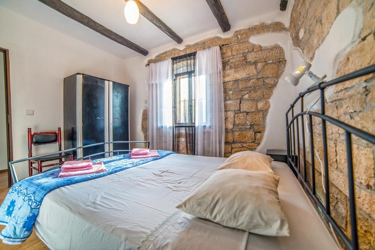 Three bedroom house with terrace Frankovići, Central Istria - Središnja Istra  K