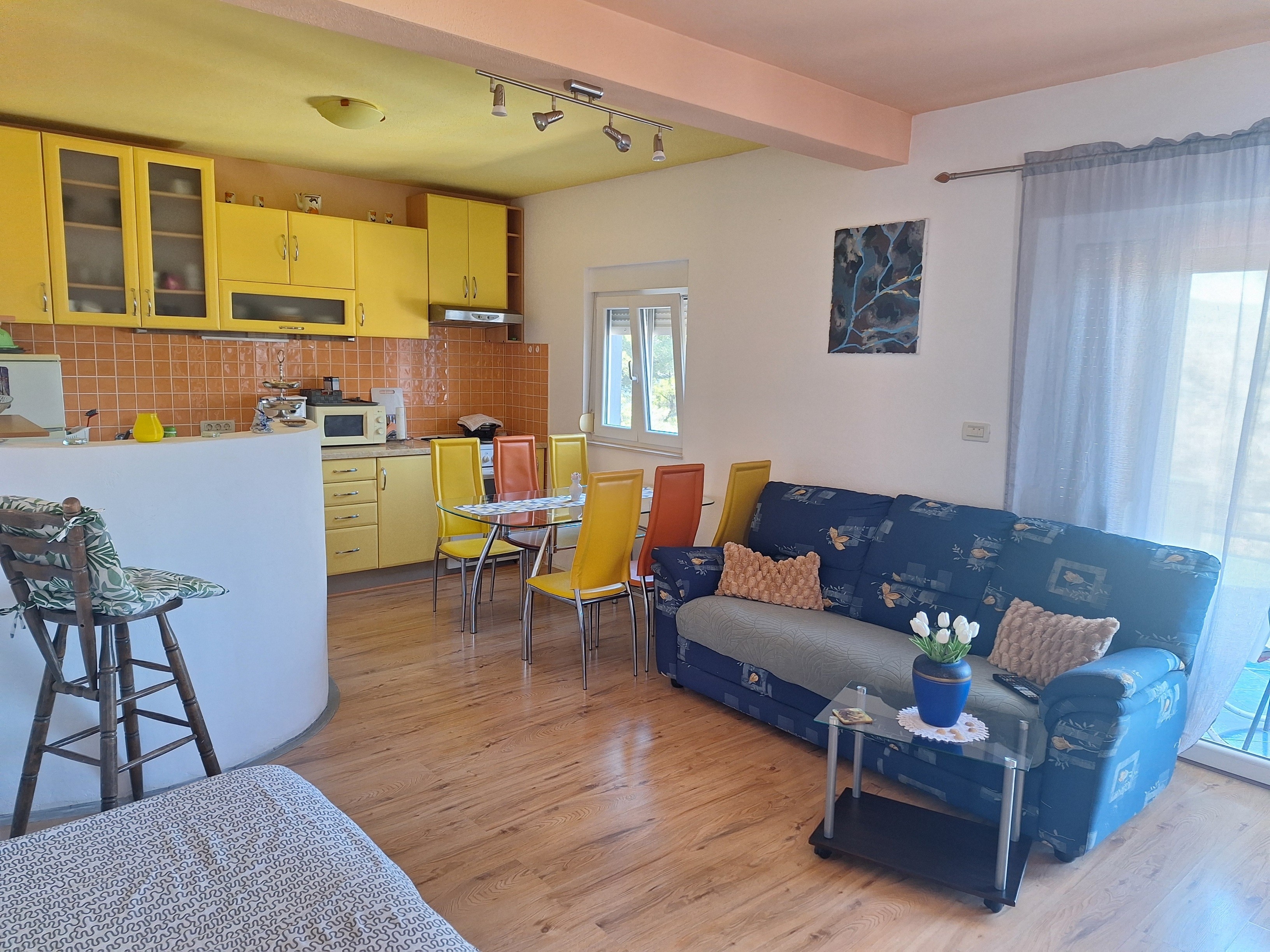 Two bedroom apartment with balcony and sea view Mastrinka, Čiovo (A-16574-a)