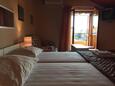 Biograd na Moru, Ložnice v ubytování typu studio-apartment, s klimatizací a WiFi.