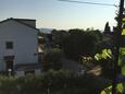 Biograd na Moru, Biograd, Dvůr 16576 - Ubytování s oblázkovou pláží.