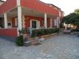 Parking lot Vodice, Vodice, Parking lot 16578 - Apartments with pebble beach.
