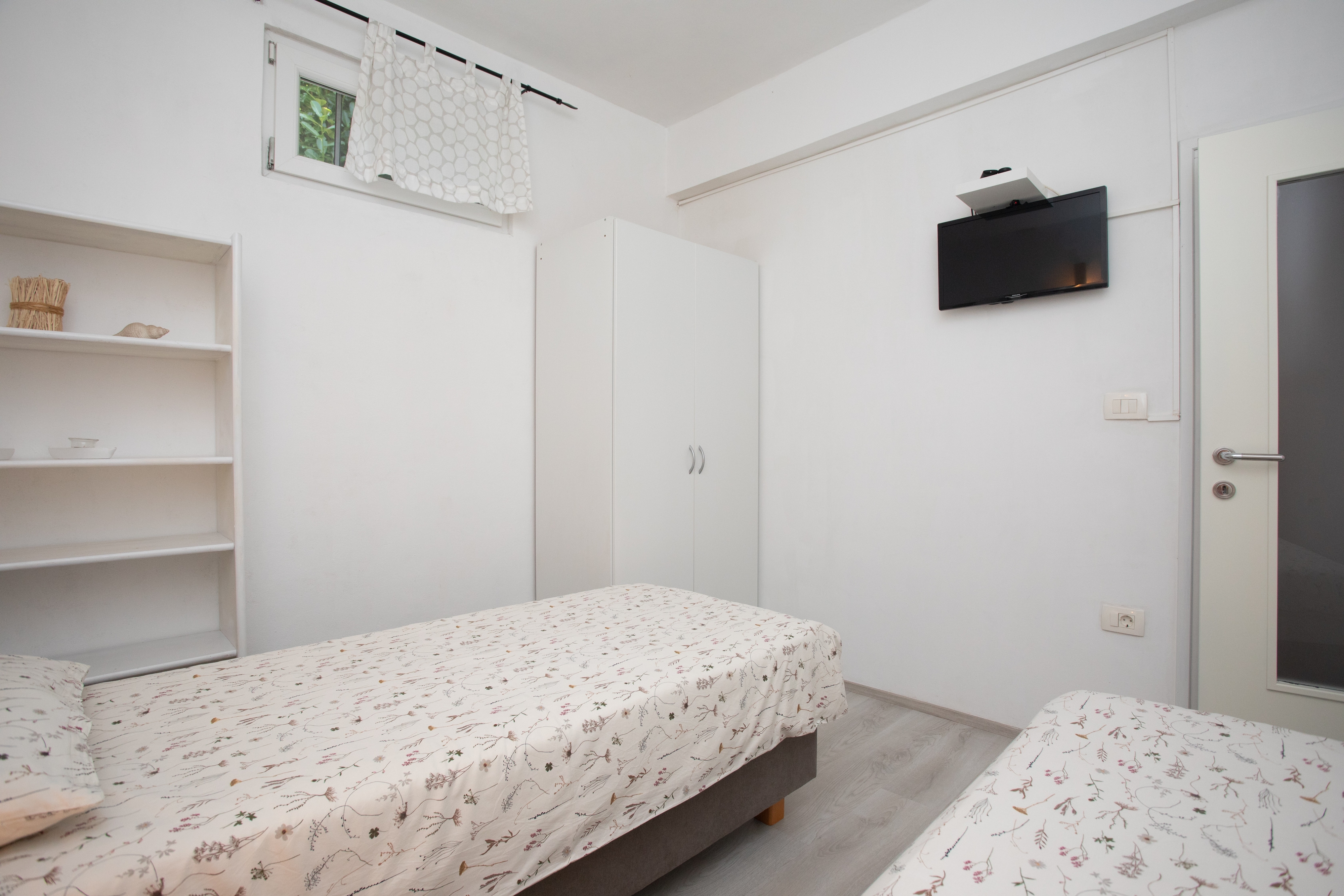 Two bedroom house with terrace Ripenda Verbanci, Labin  K