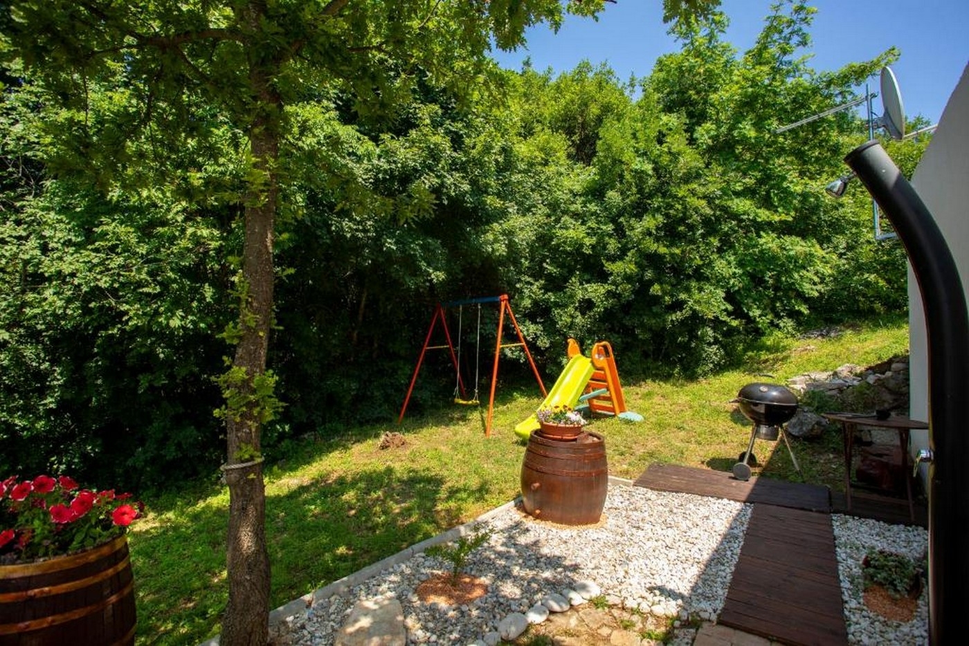Two bedroom house with terrace Ripenda Verbanci, Labin  K