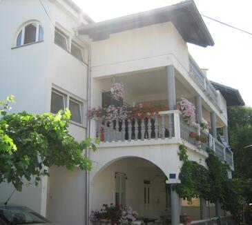 Objekt Turanj, Biograd, Objekt 16585 - Apartmaji s prodnato plažo.