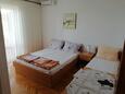 Ložnice 2 Podgora, Ložnice 2 v ubytování typu apartment, s klimatizací a WiFi.