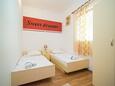 Bedroom 2 Sutivan, Bedroom 2 in the apartment, (pet friendly) and WiFi.