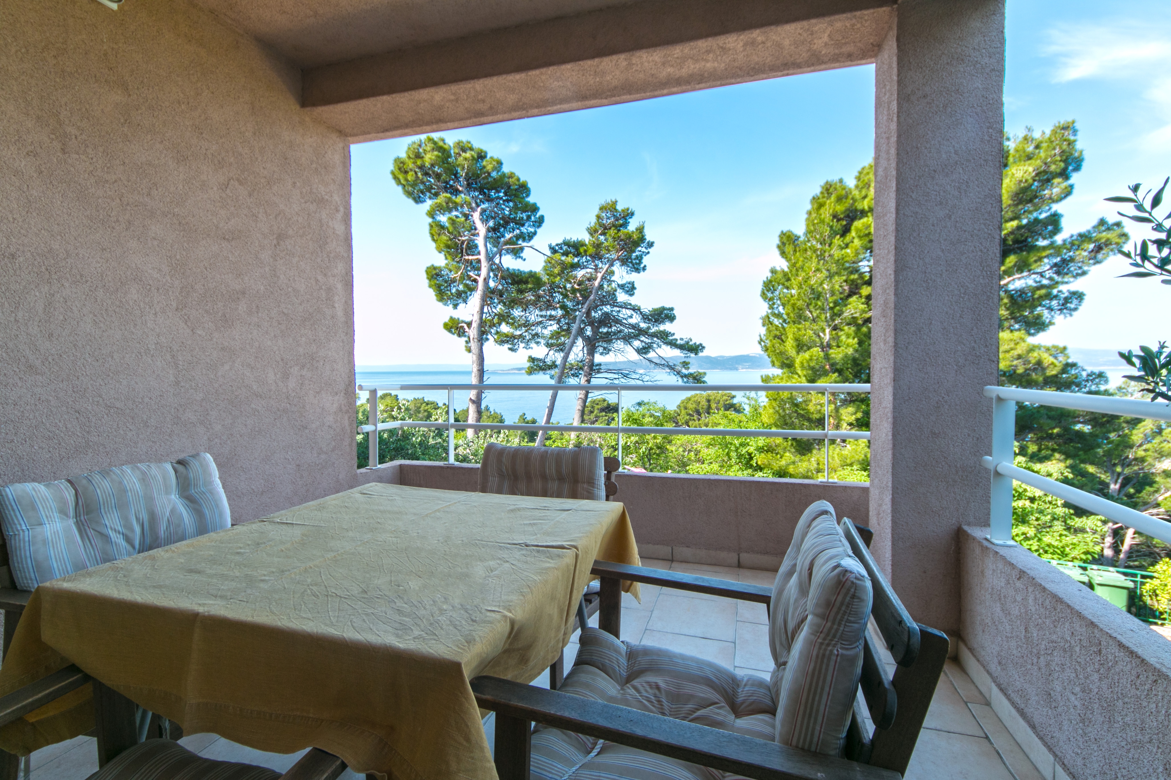 One bedroom apartment with terrace and sea view Brela, Makarska  A-b