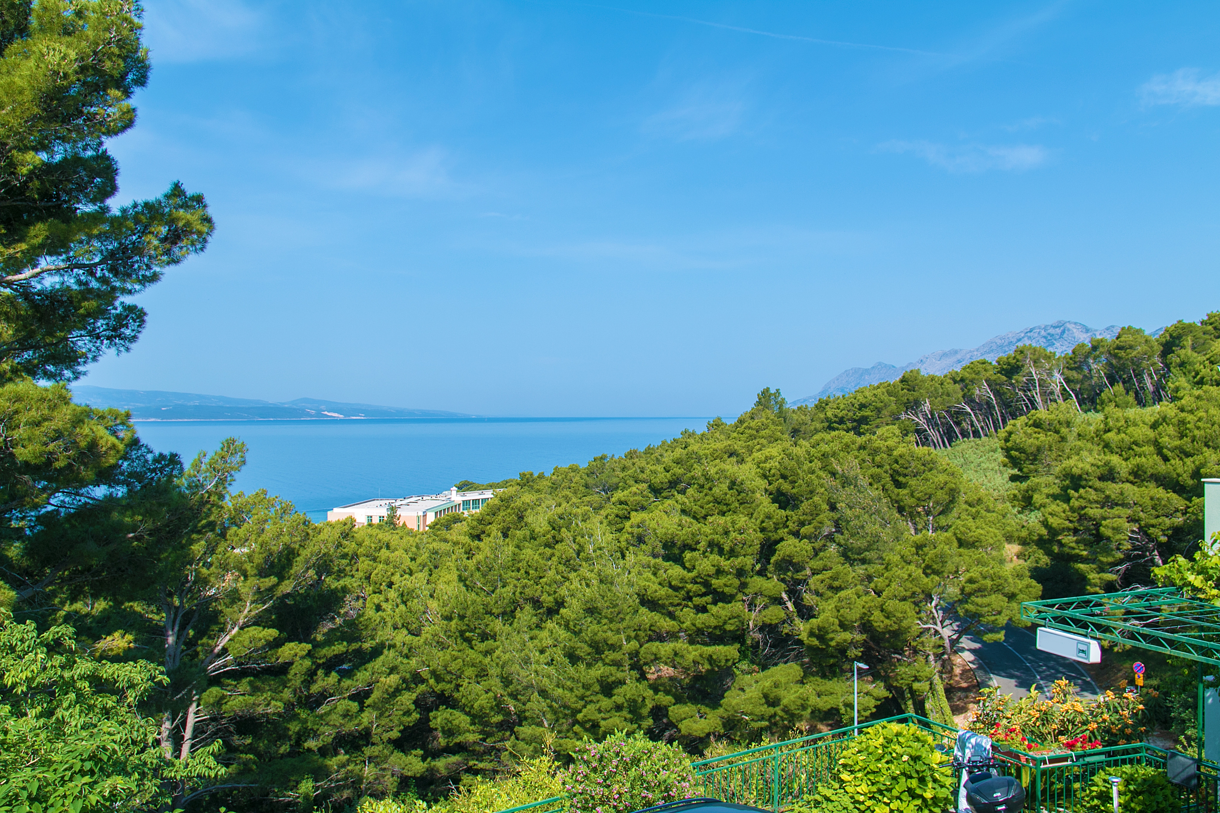 One bedroom apartment with terrace and sea view Brela, Makarska  A-b
