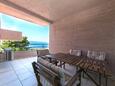 Terrace 1 Brela, Terrace 1 in the apartment, with a sea view, (pet friendly) and WiFi.