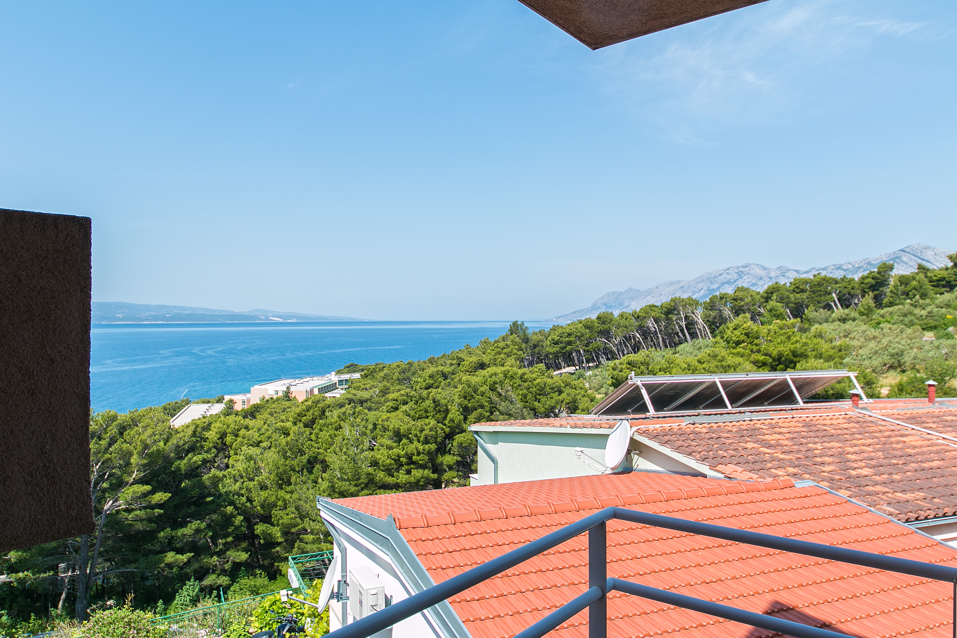 Two bedroom apartment with terrace and sea view Brela, Makarska  A-c