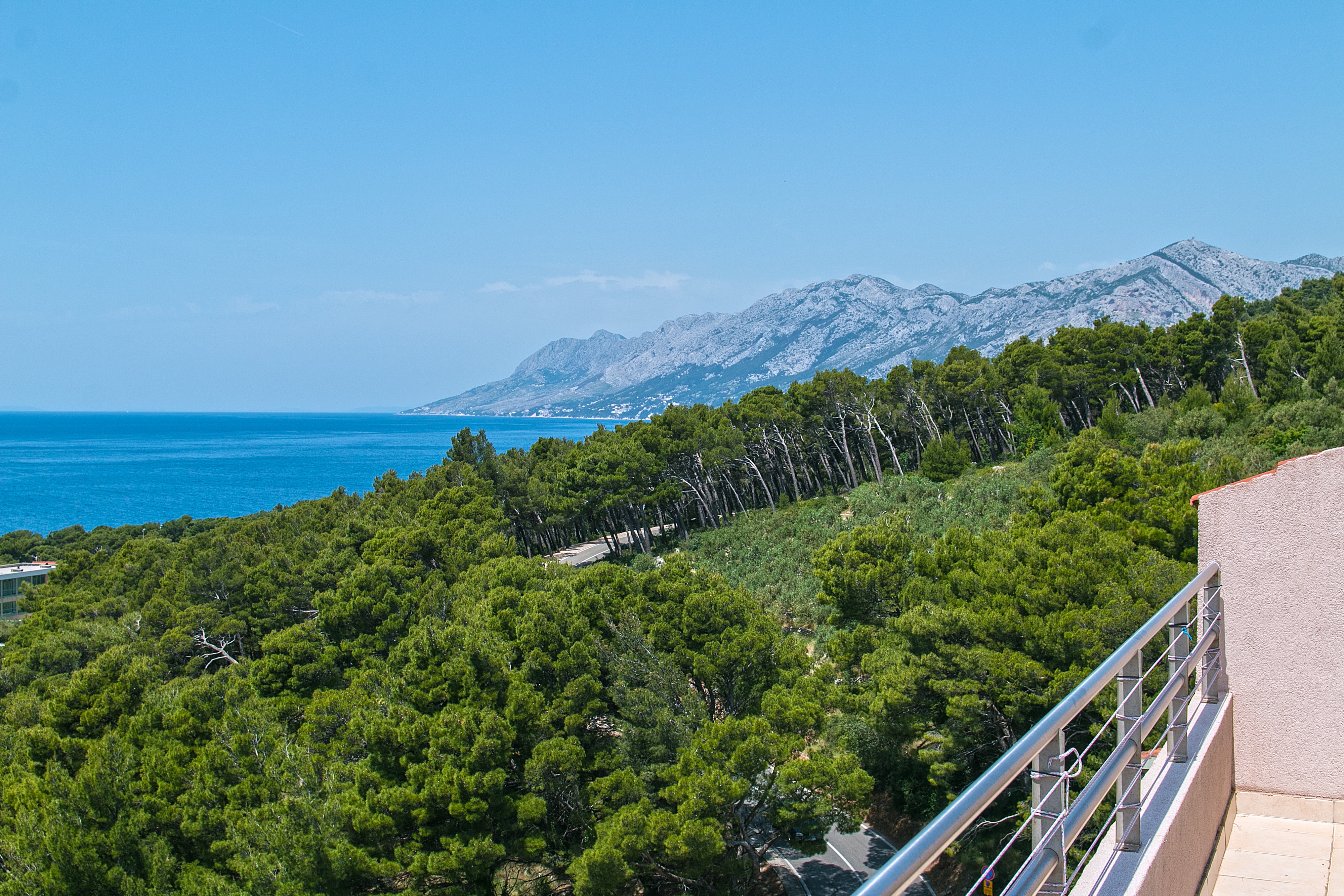 One bedroom apartment with terrace and sea view Brela, Makarska  A-d