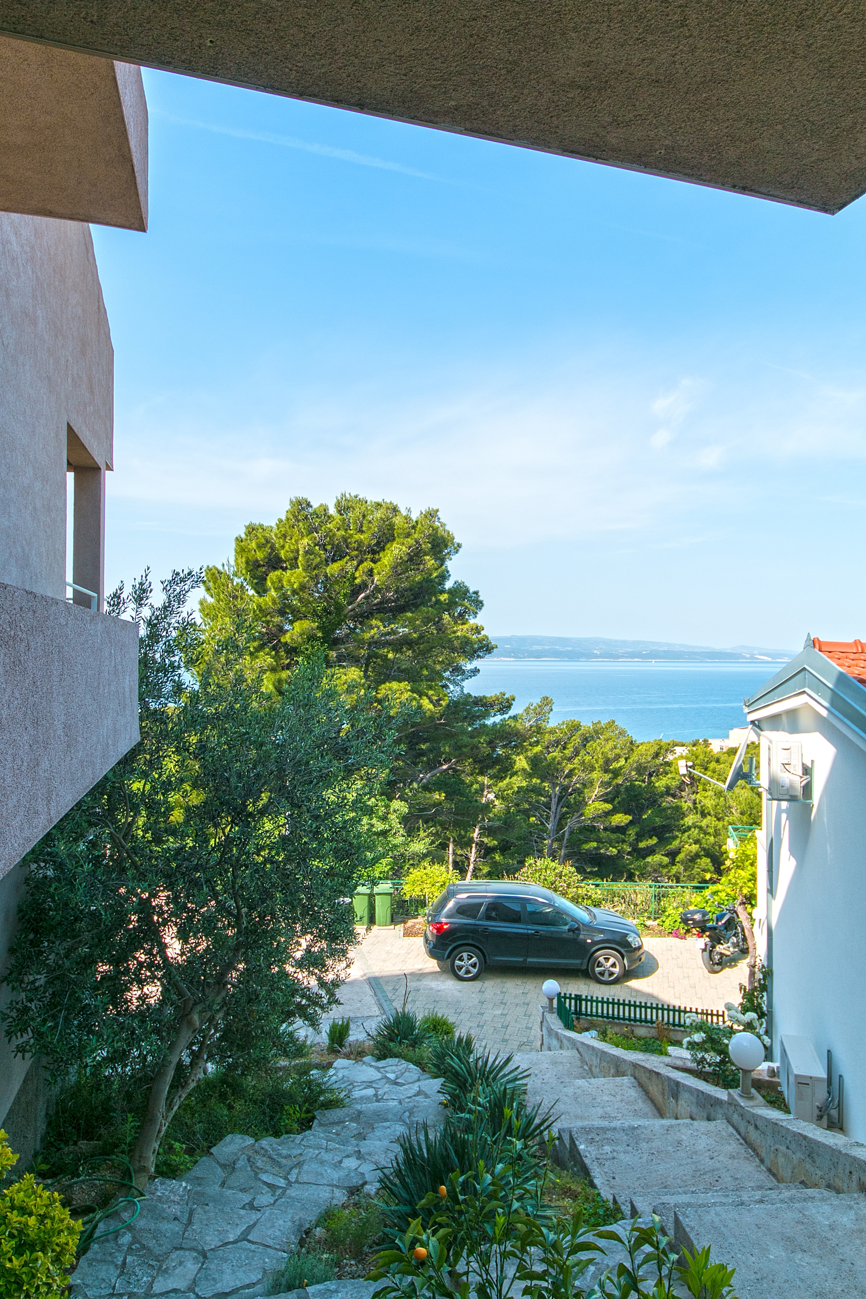 Studio flat with balcony and sea view Brela, Makarska  AS-a