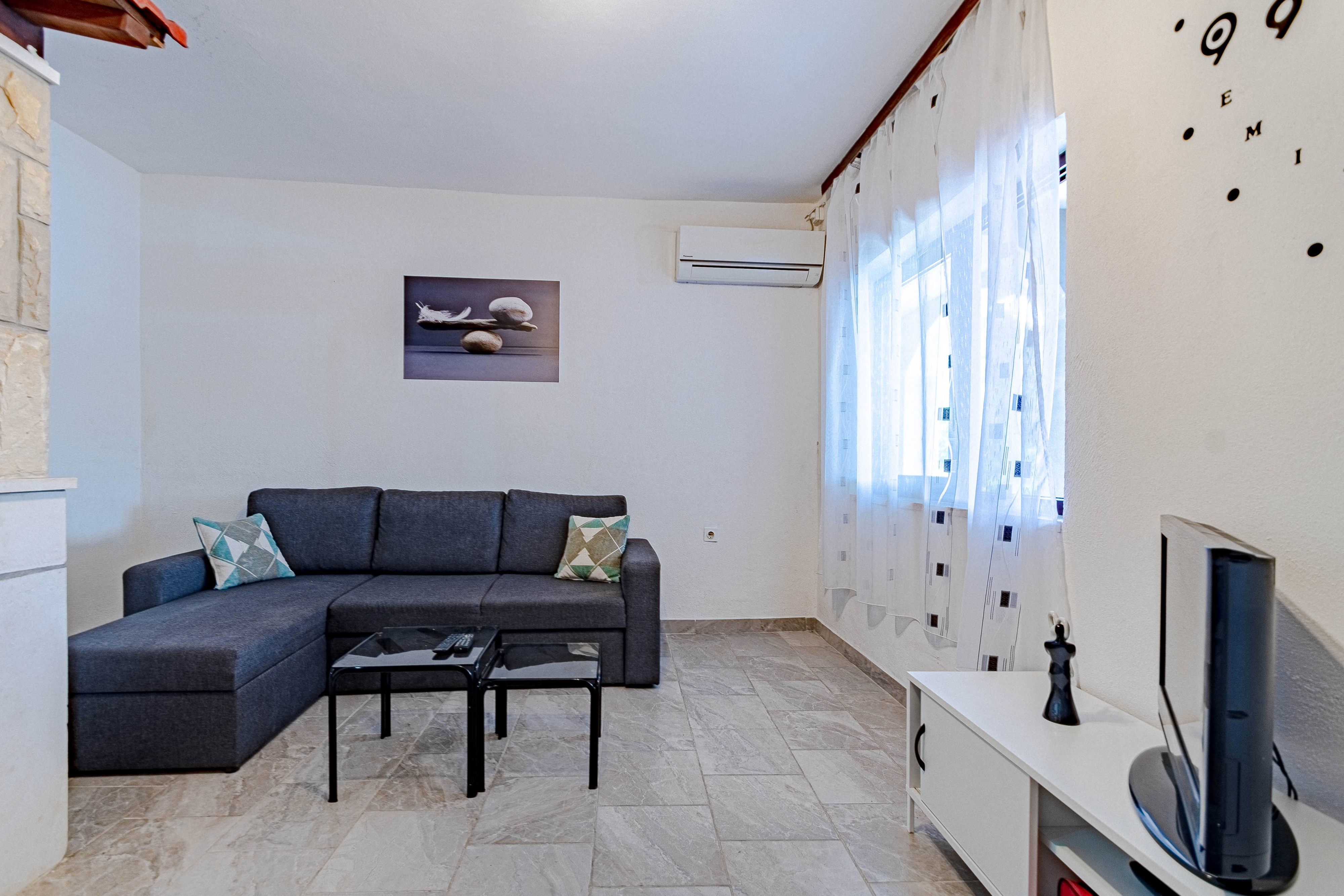 One bedroom apartment near beach Ubli, Lastovo (A-16599-a) One bedroom apartment near beach Ubli, Lastovo (A-16599-a)