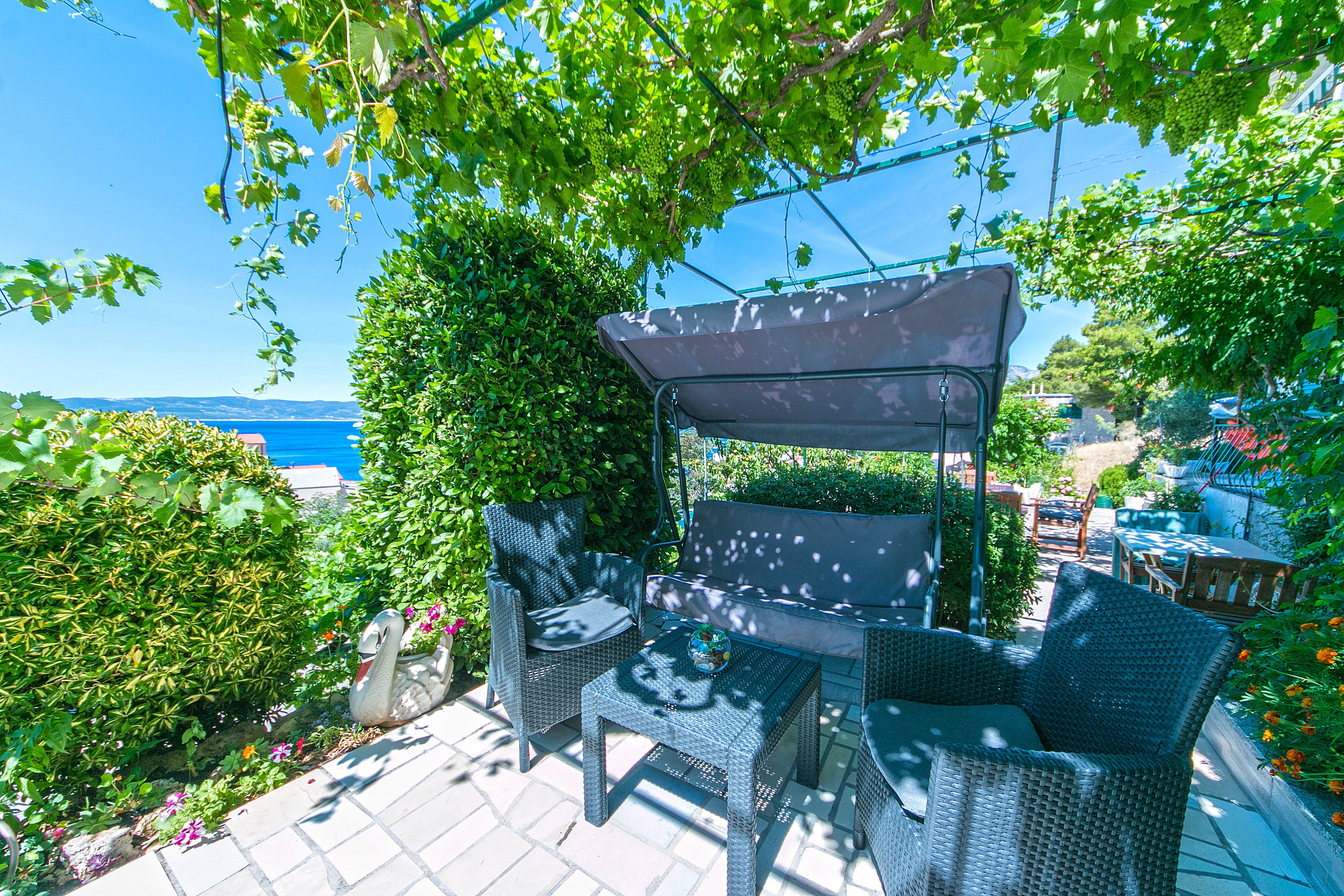 Two bedroom apartment with terrace and sea view Brela, Makarska  A-a