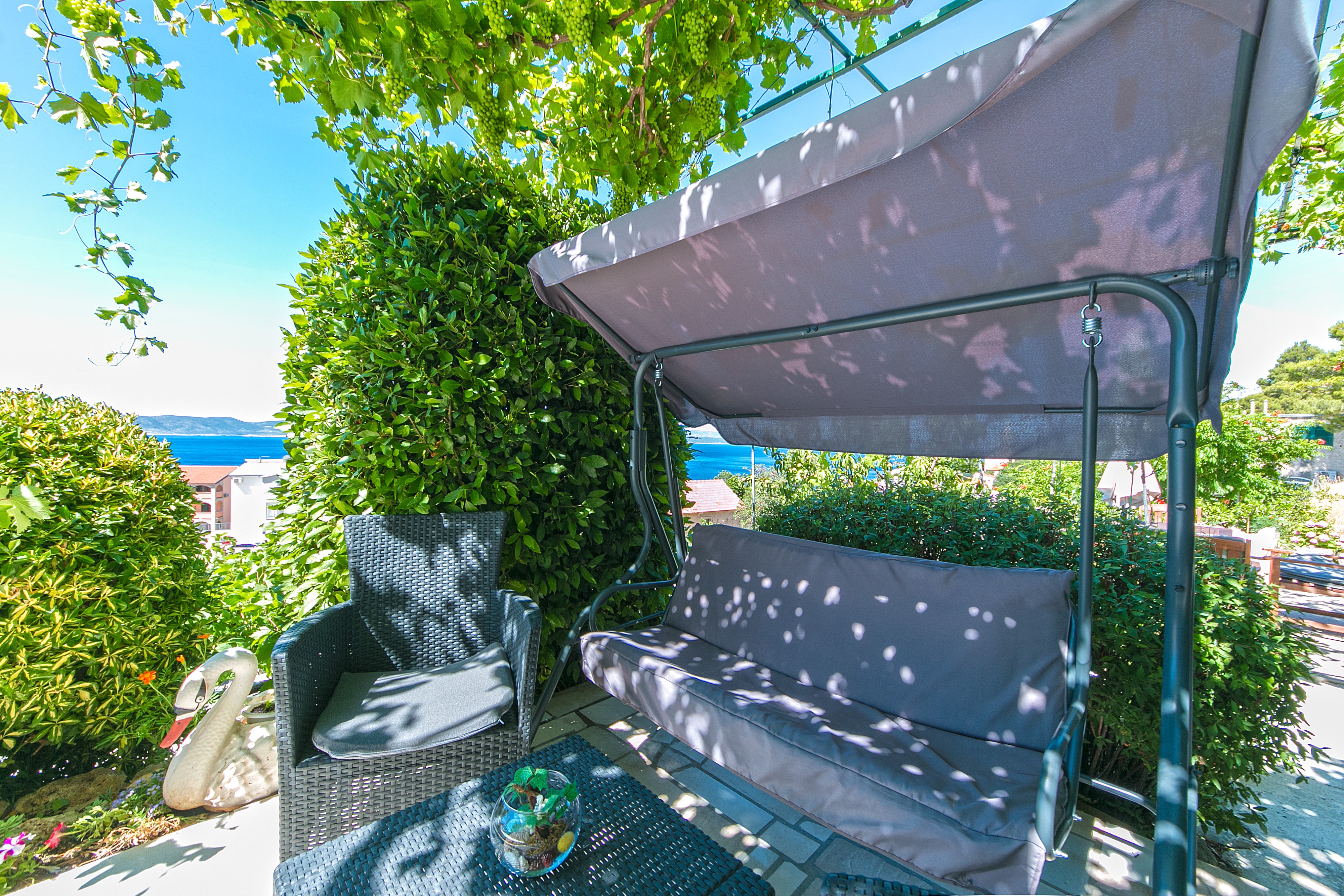Two bedroom apartment with terrace and sea view Brela, Makarska  A-a