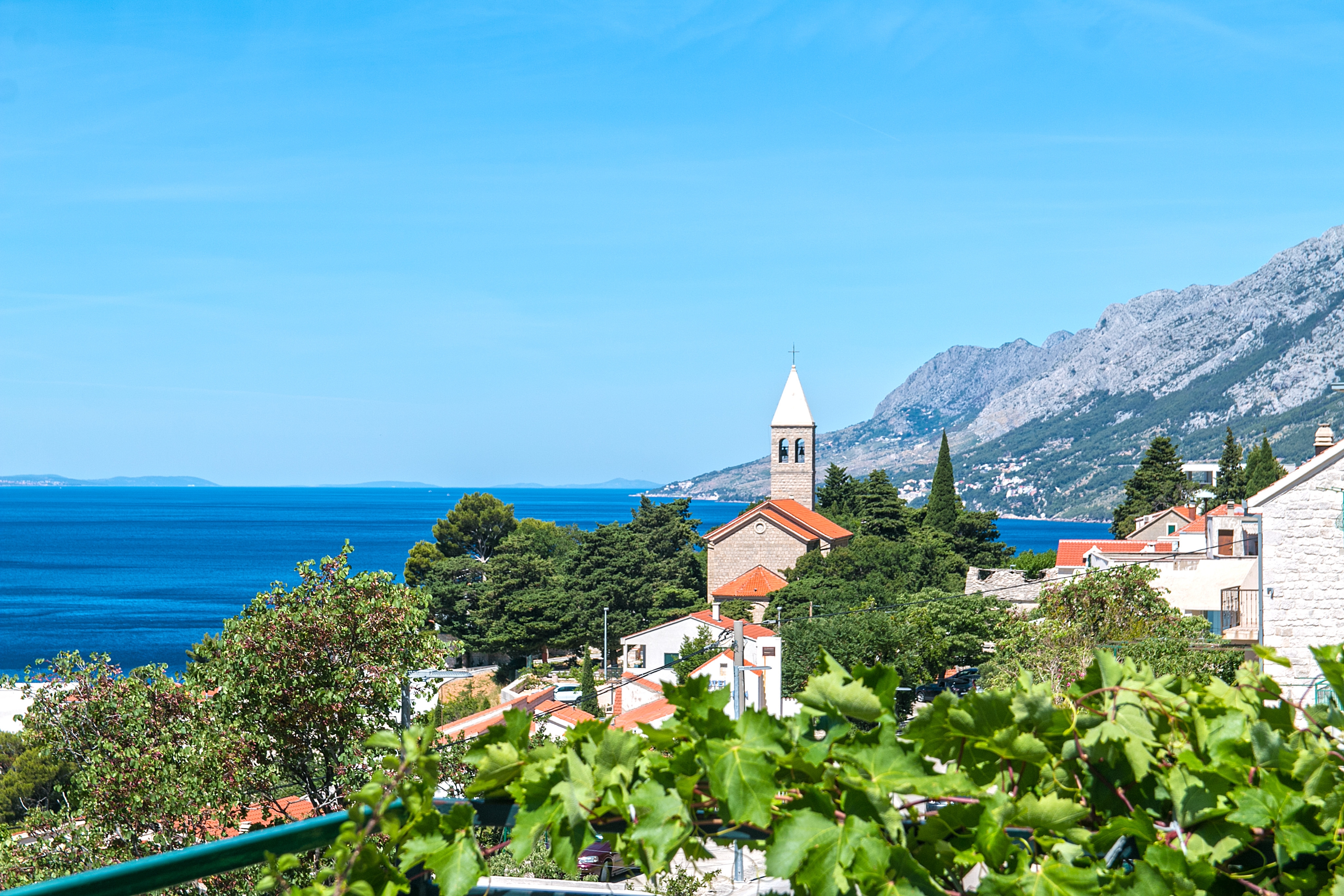 Two bedroom apartment with terrace and sea view Brela, Makarska  A-a